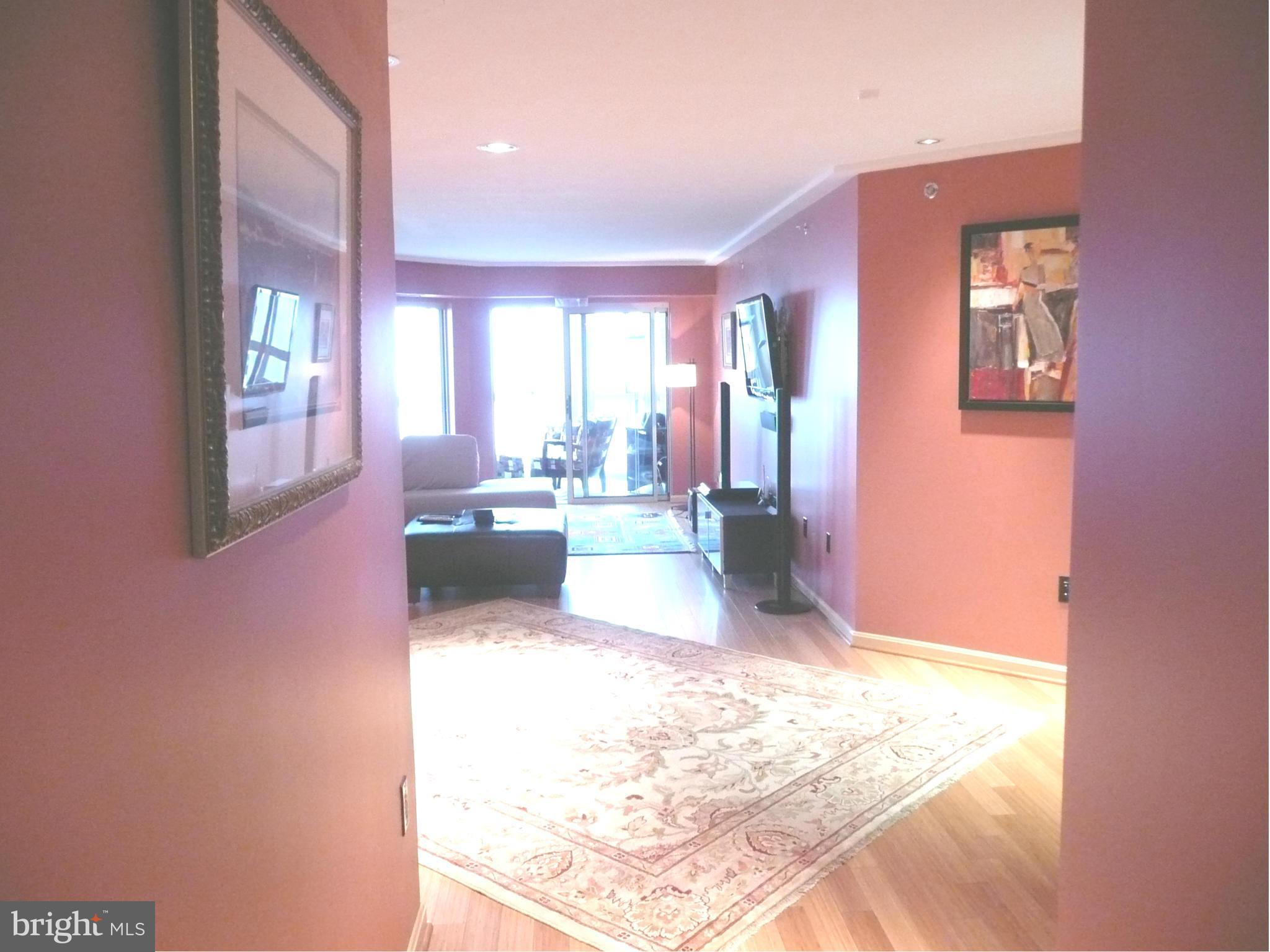 CARLYLE TOWERS - Residential