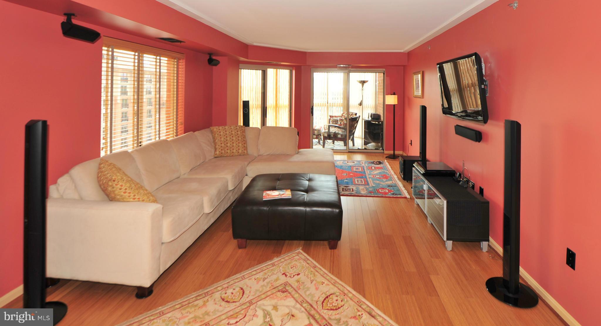 CARLYLE TOWERS - Residential