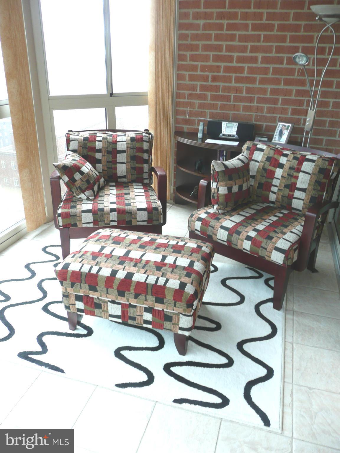 CARLYLE TOWERS - Residential