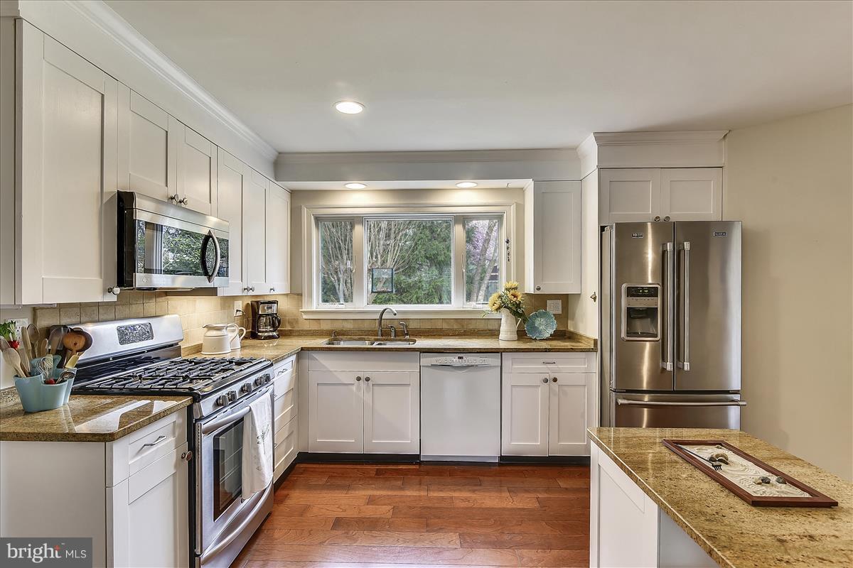 HOLLIN BROOK PARK - Residential