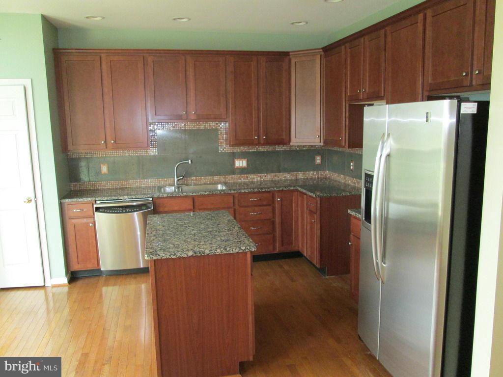 BELMONT COUNTRY CLUB - Residential Lease