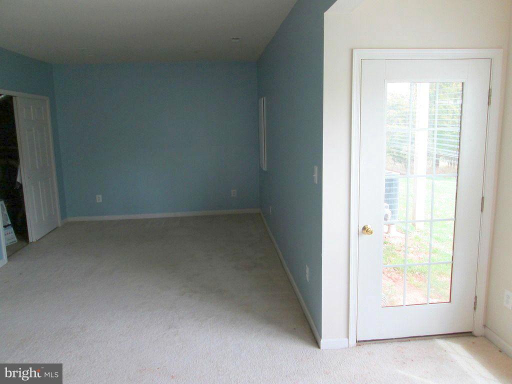 BELMONT COUNTRY CLUB - Residential Lease