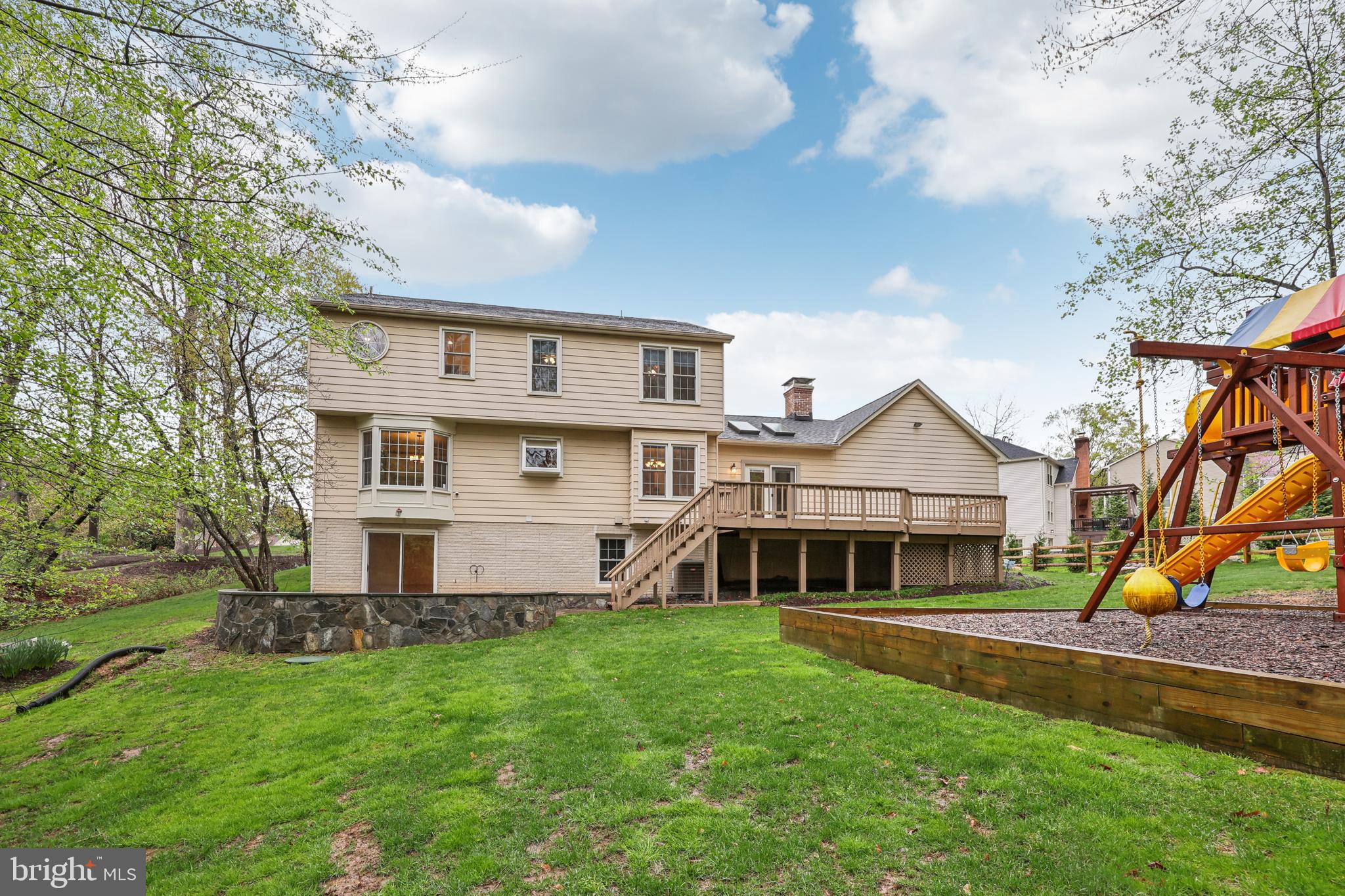 OAKTON MILL ESTATES - Residential Lease