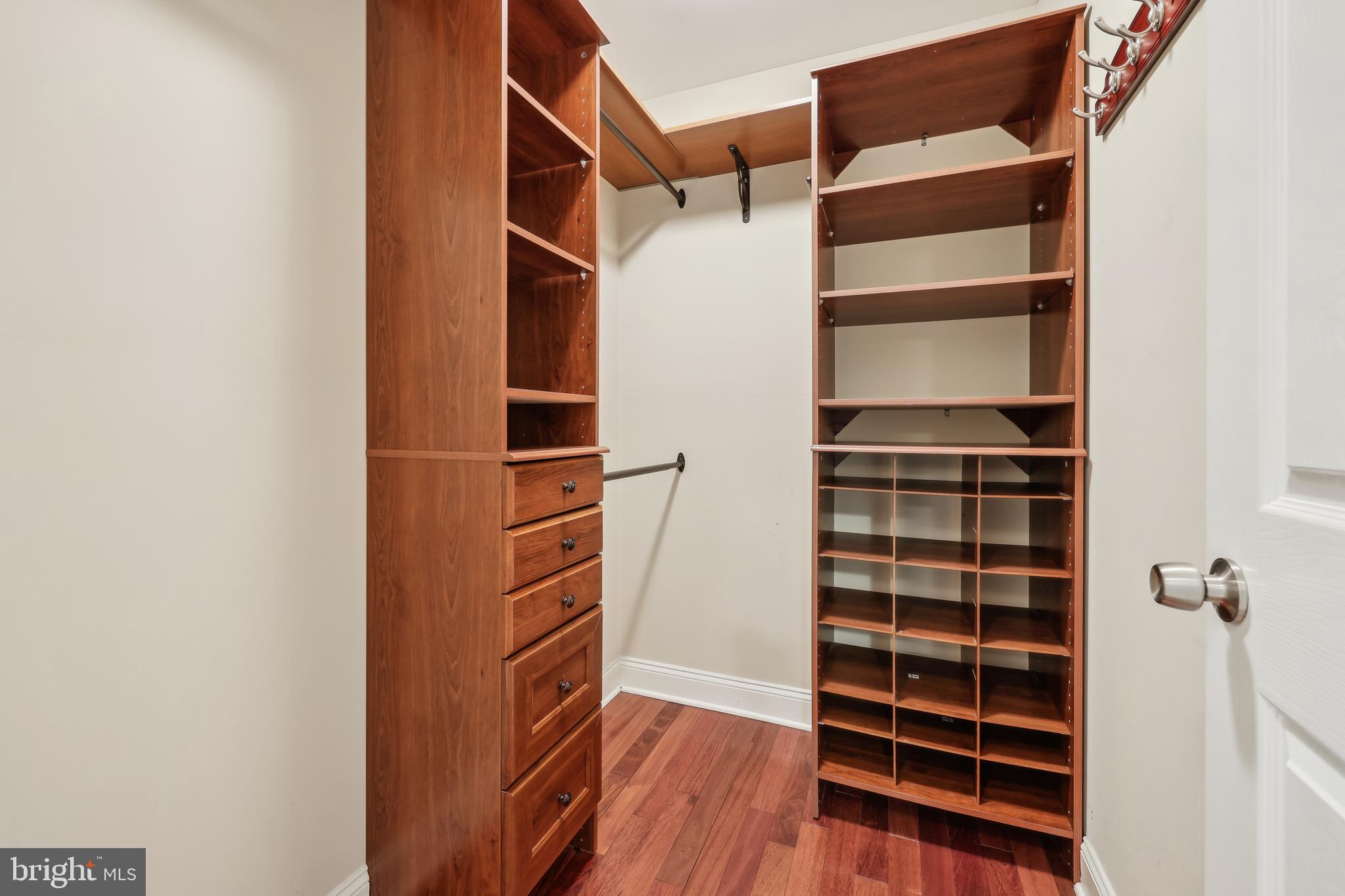 OAKTON MILL ESTATES - Residential Lease