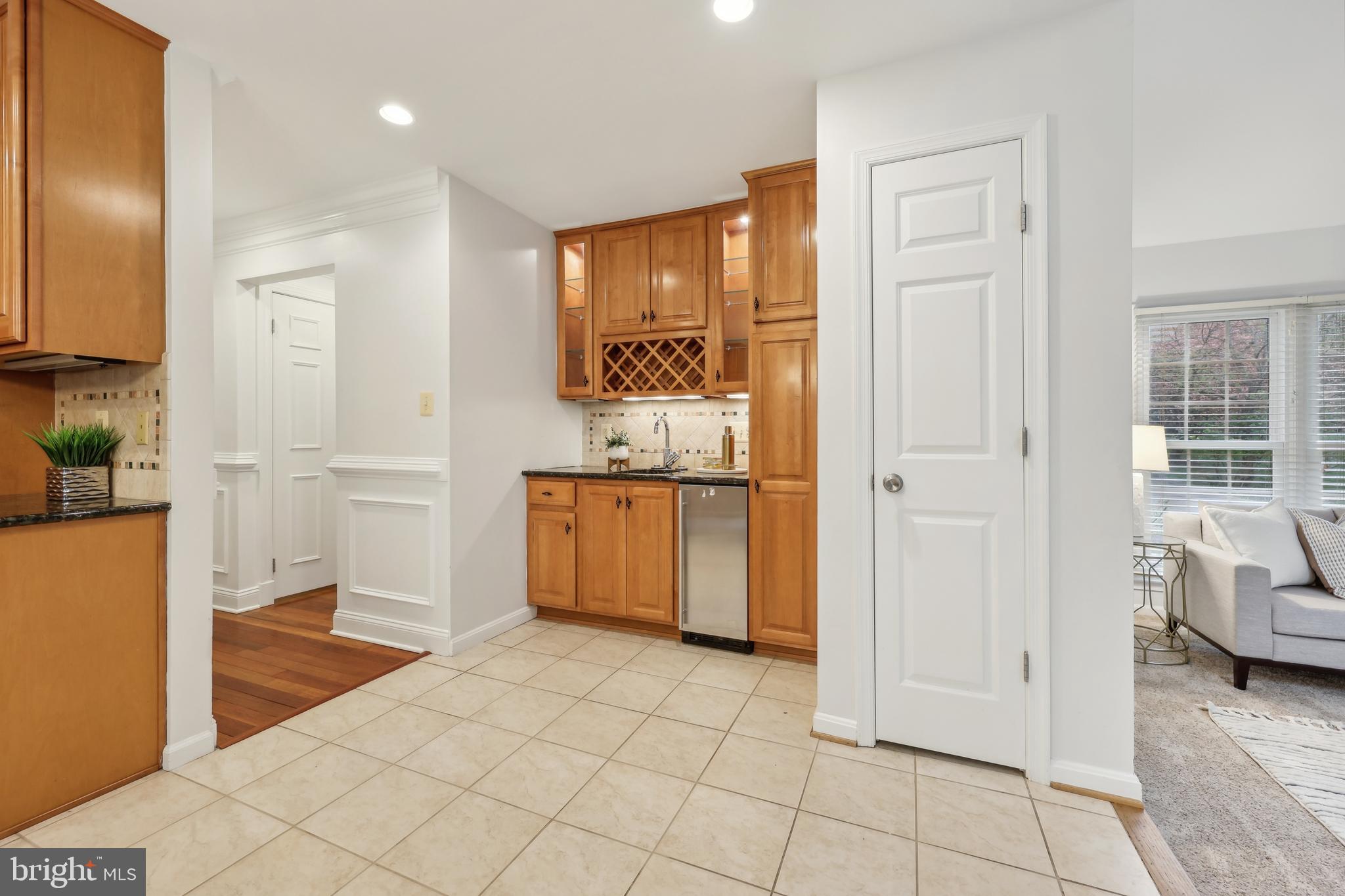 OAKTON MILL ESTATES - Residential Lease