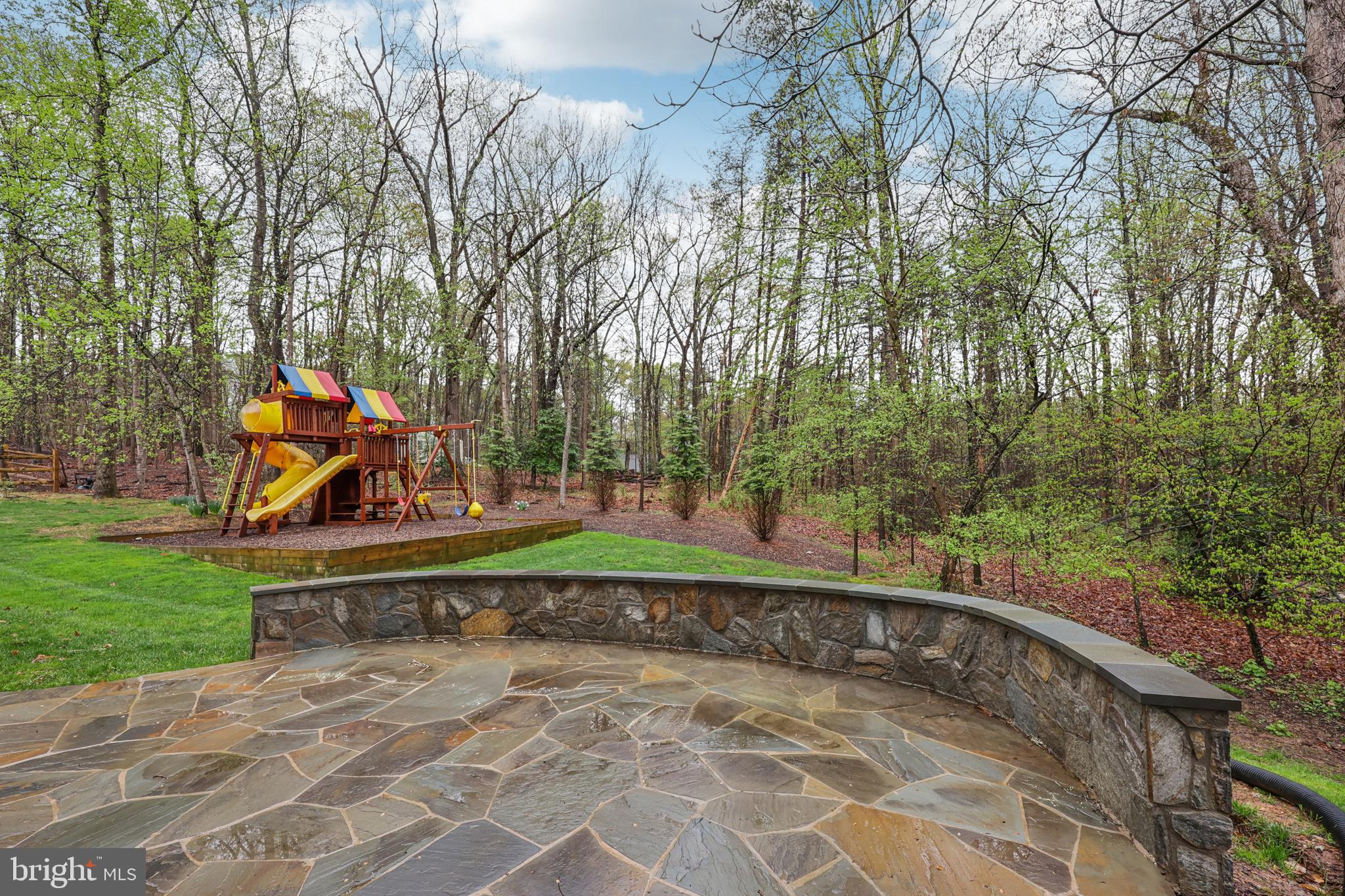 OAKTON MILL ESTATES - Residential Lease