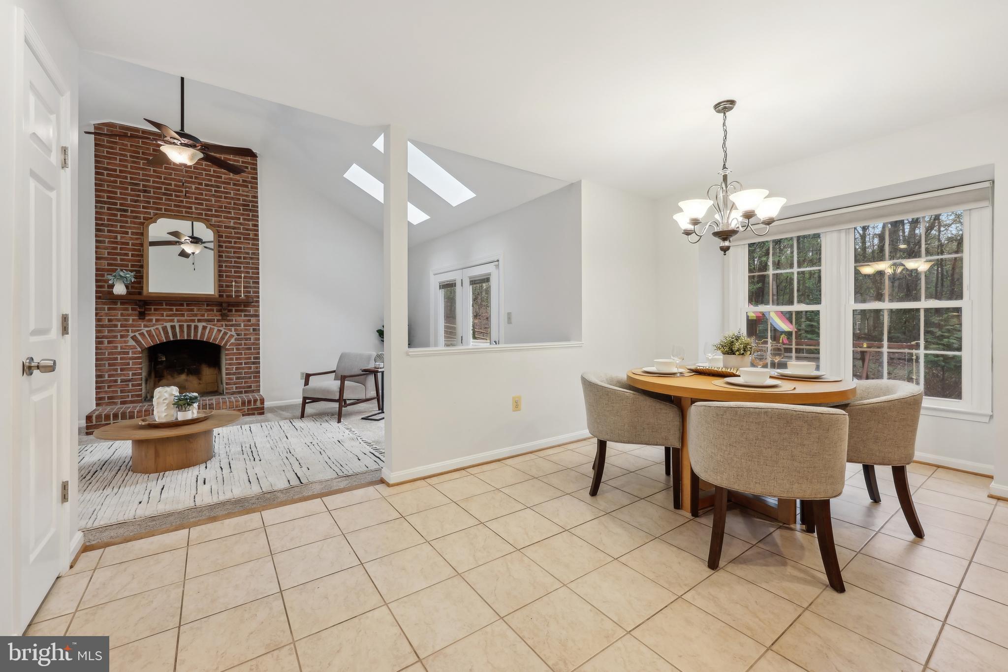 OAKTON MILL ESTATES - Residential Lease