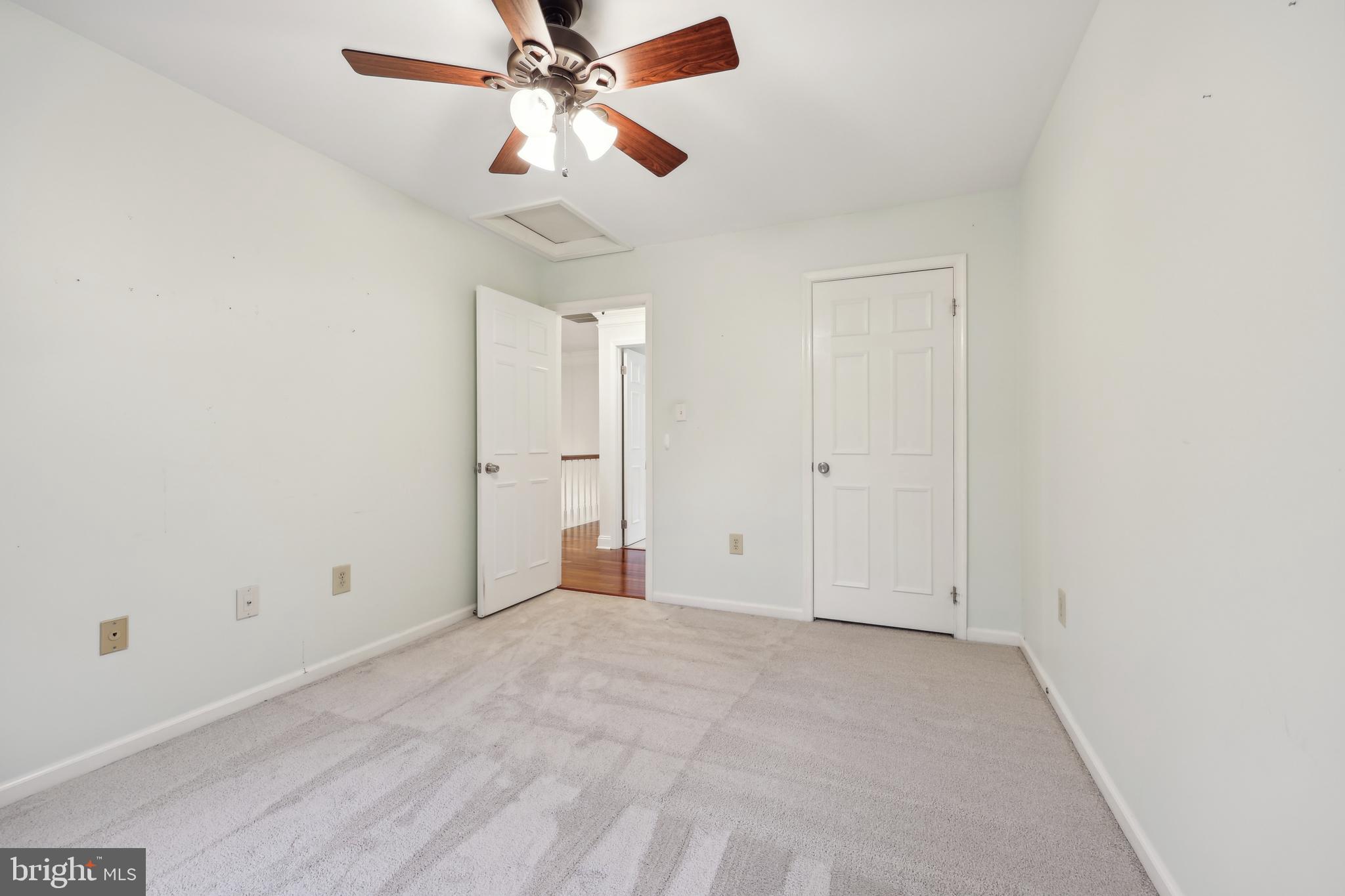 OAKTON MILL ESTATES - Residential Lease