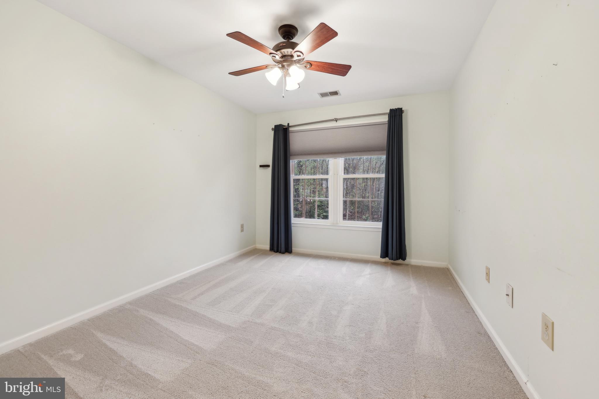 OAKTON MILL ESTATES - Residential Lease