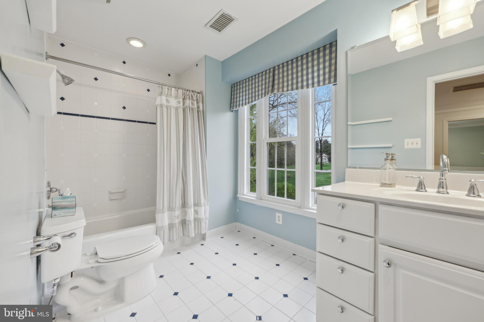 OAKTON MILL ESTATES - Residential Lease