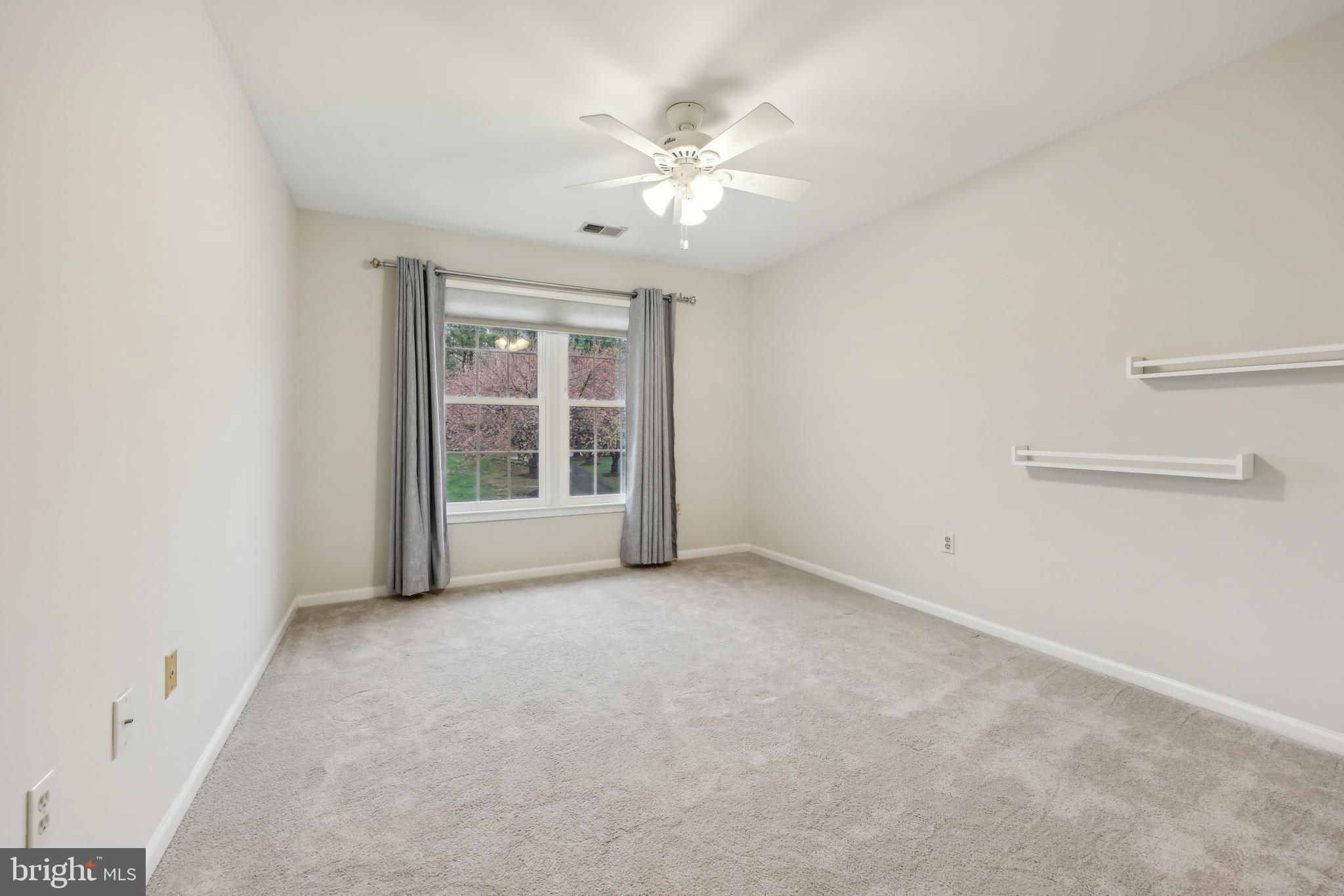 OAKTON MILL ESTATES - Residential Lease