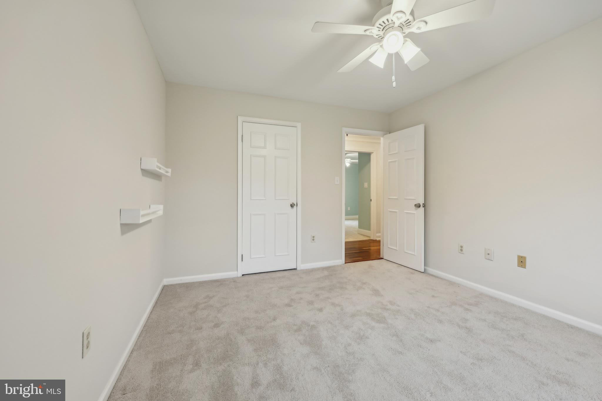 OAKTON MILL ESTATES - Residential Lease