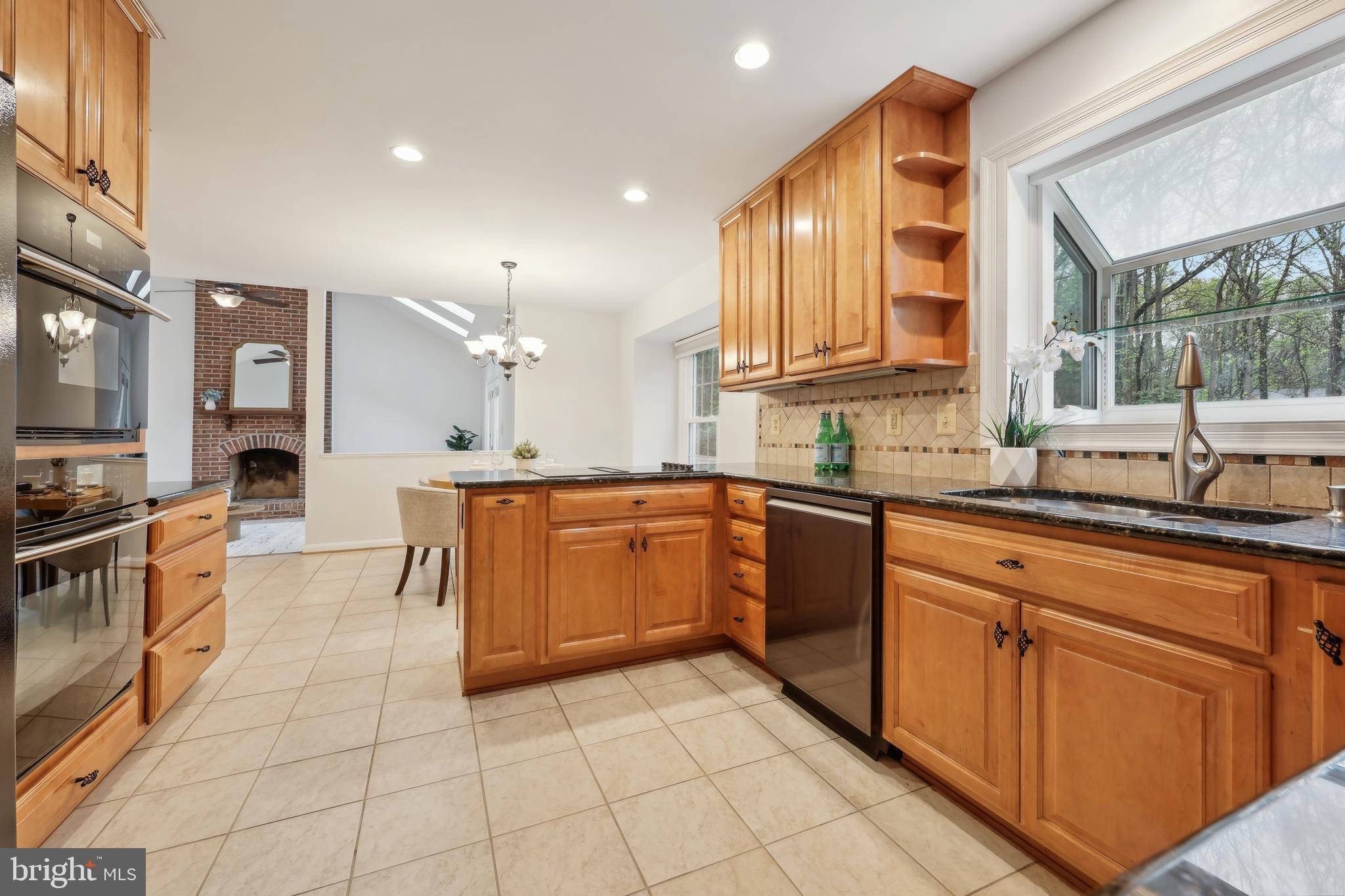 OAKTON MILL ESTATES - Residential Lease