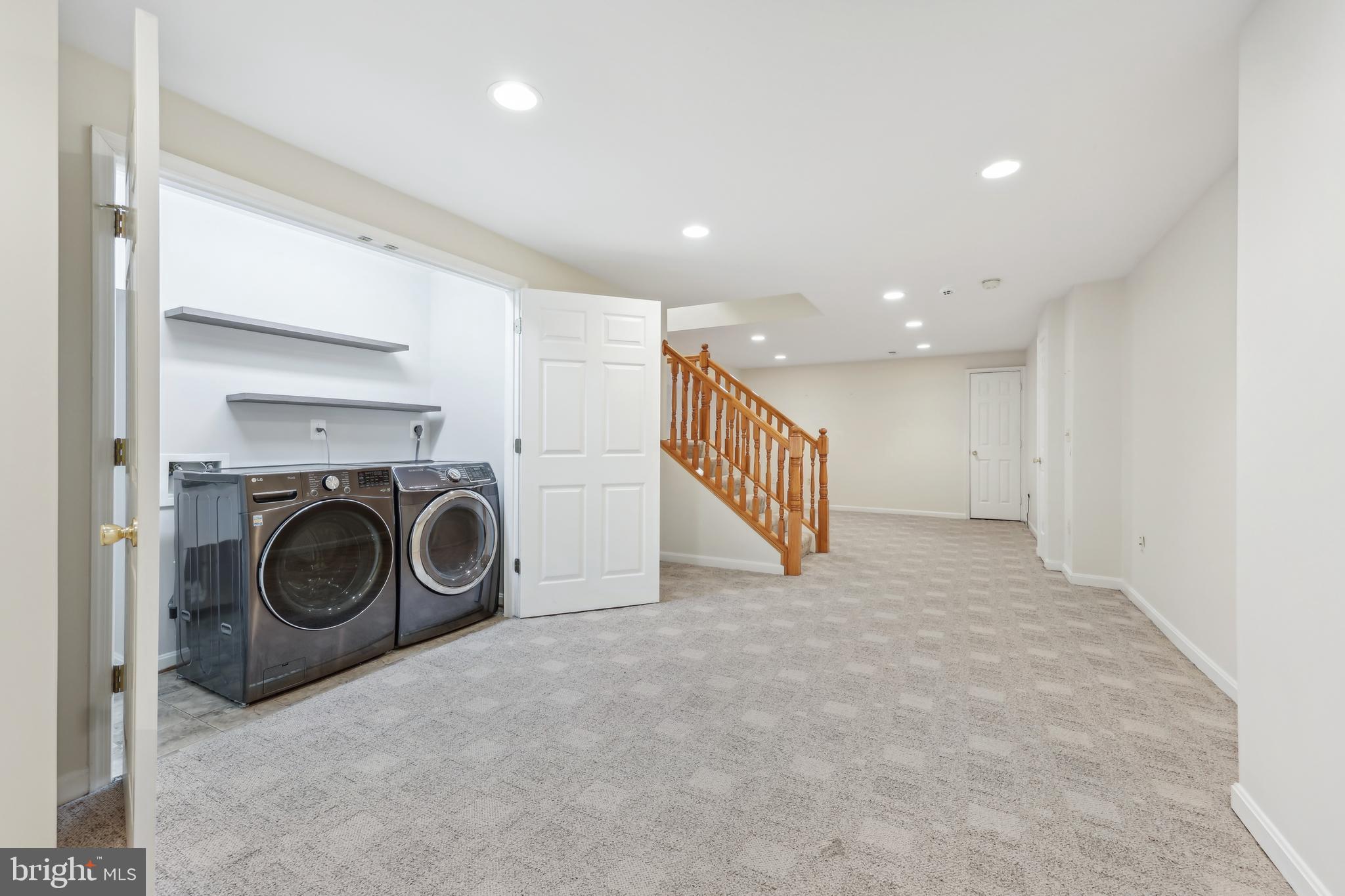 OAKTON MILL ESTATES - Residential Lease