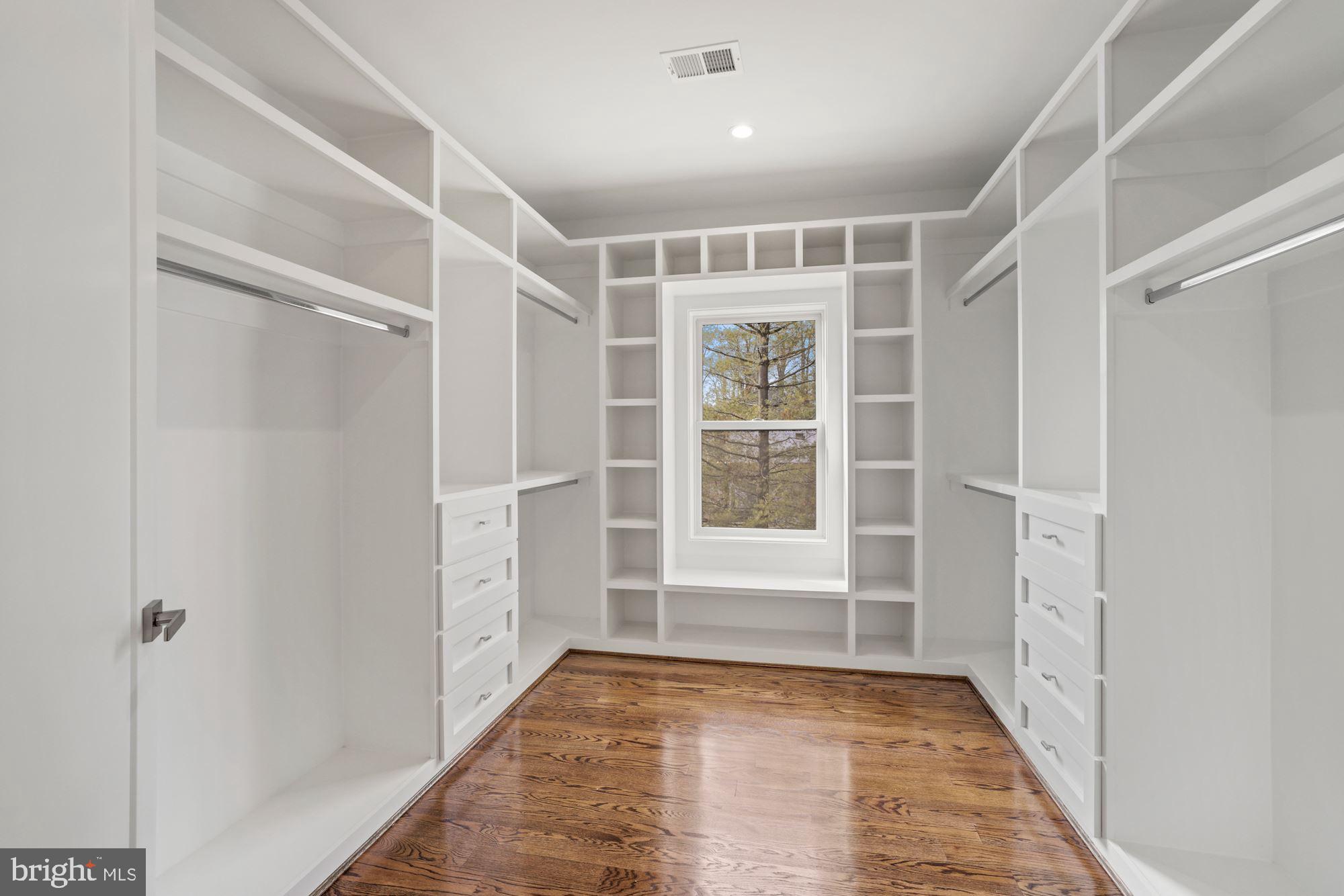 PIMMIT HILLS - Residential