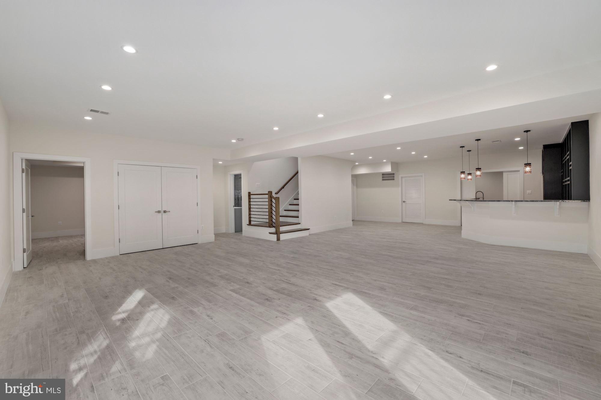 PIMMIT HILLS - Residential