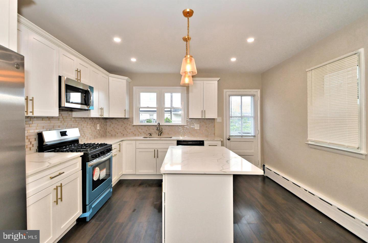 PORT RICHMOND - Residential