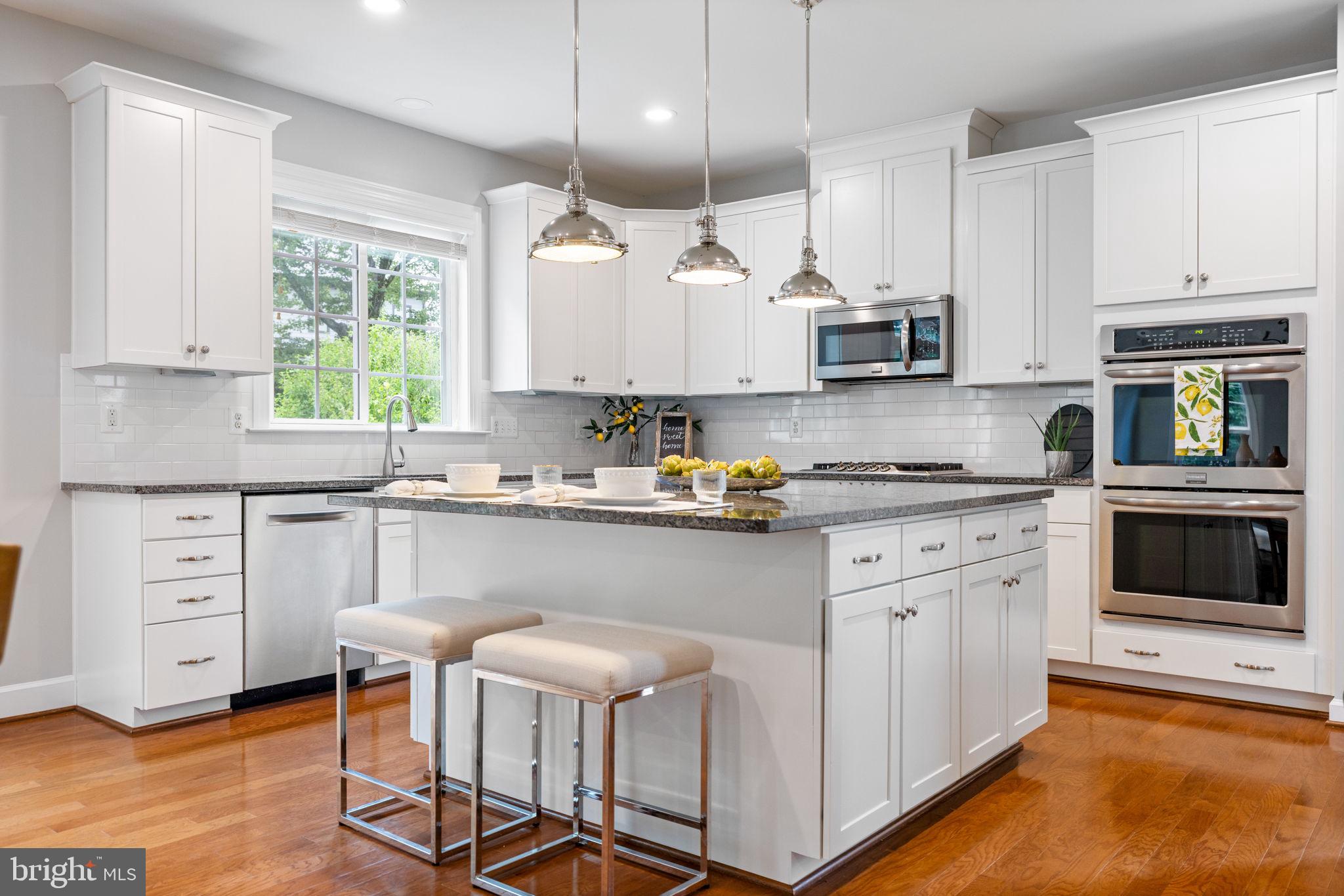 VIENNA WOODS - Residential