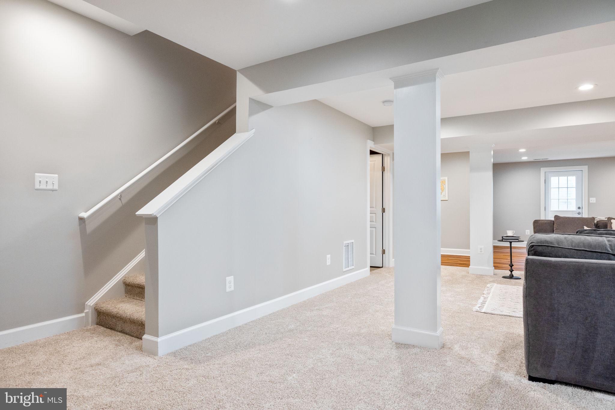 VIENNA WOODS - Residential