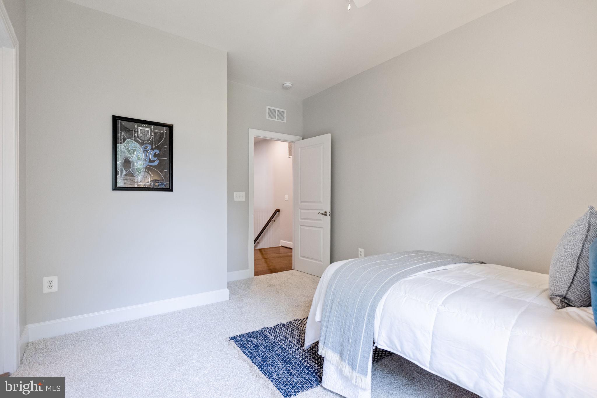 VIENNA WOODS - Residential