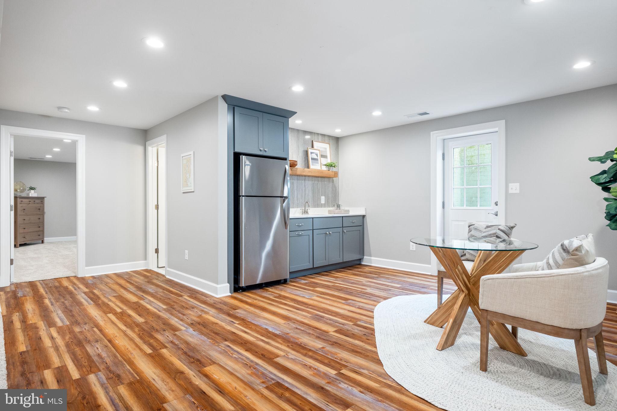 VIENNA WOODS - Residential