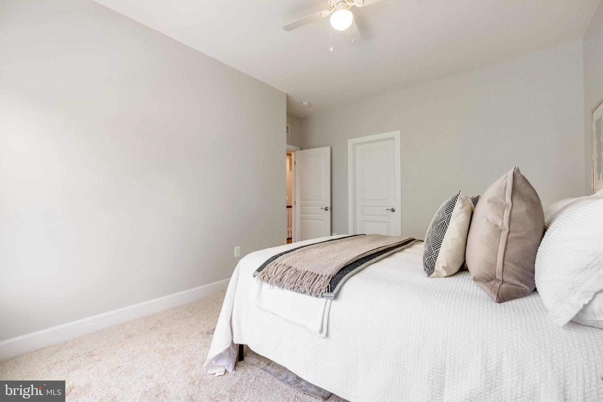 VIENNA WOODS - Residential