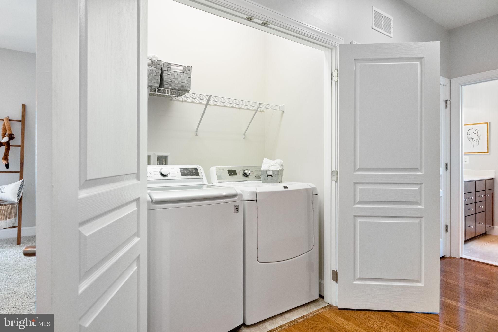 VIENNA WOODS - Residential