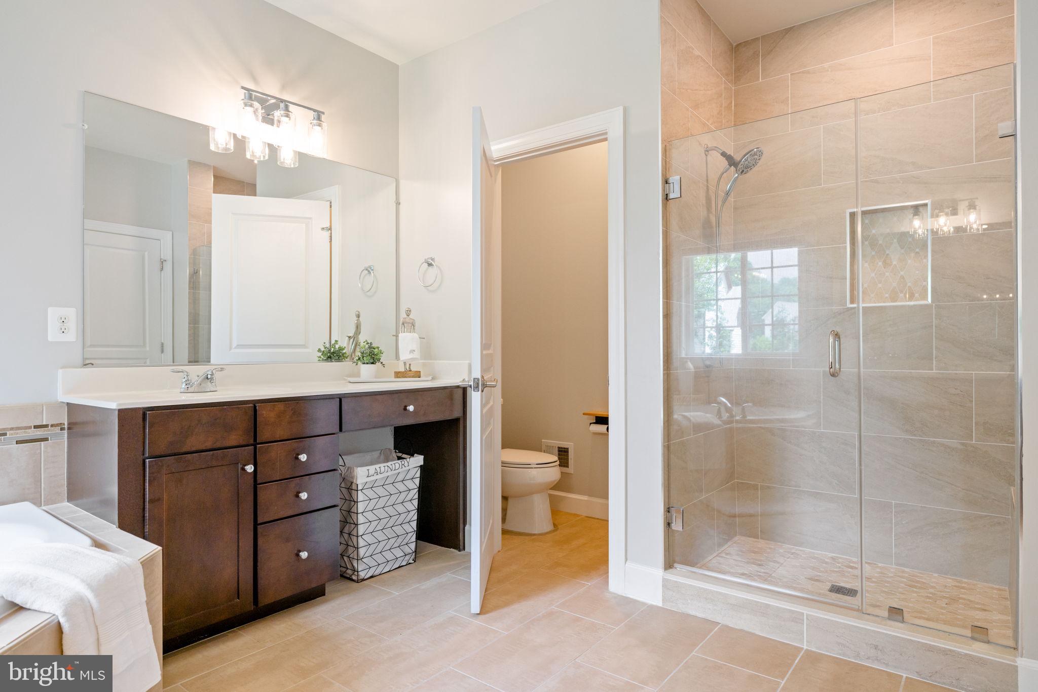 VIENNA WOODS - Residential