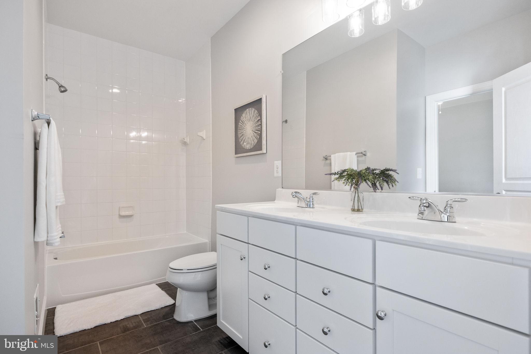 VIENNA WOODS - Residential