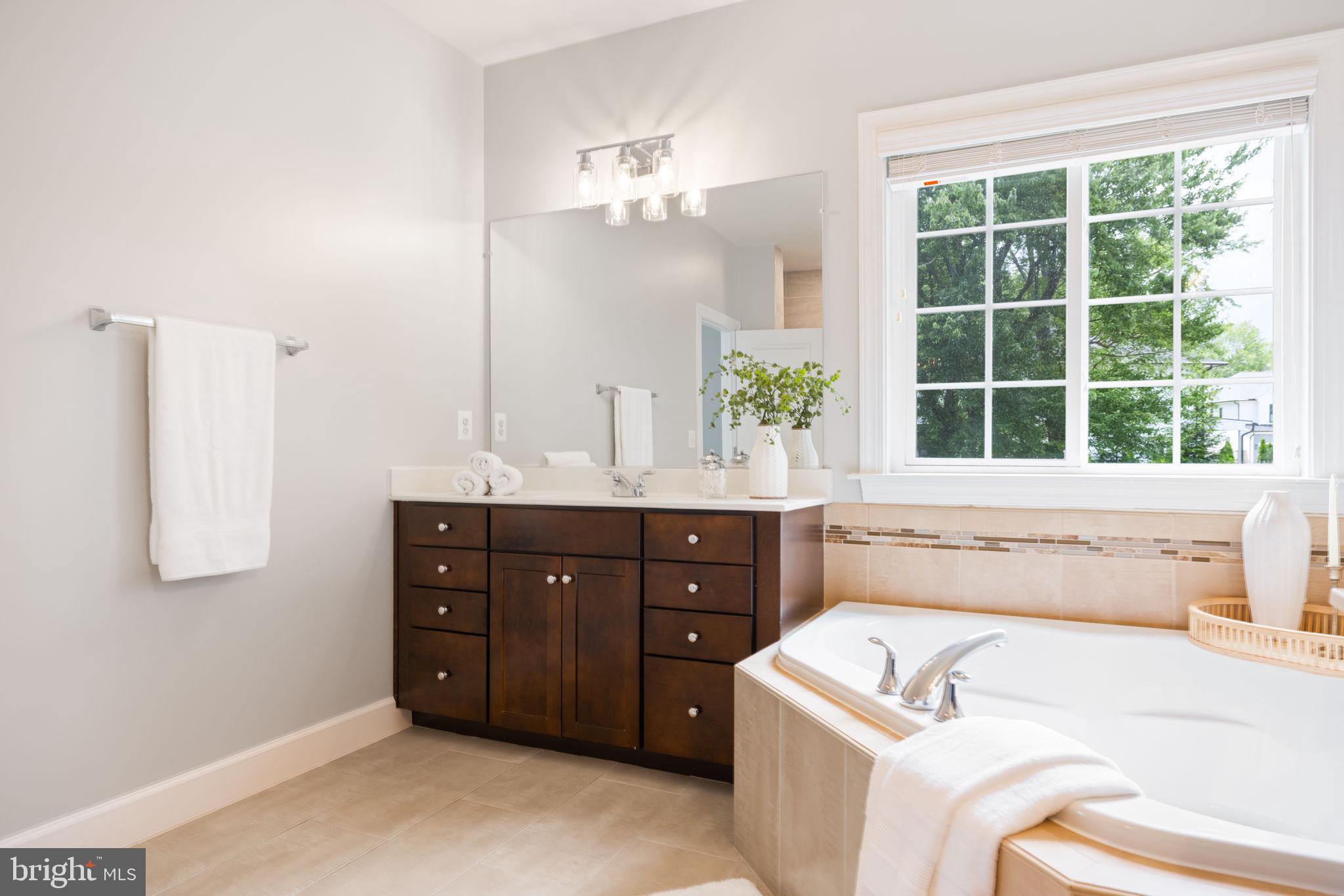 VIENNA WOODS - Residential