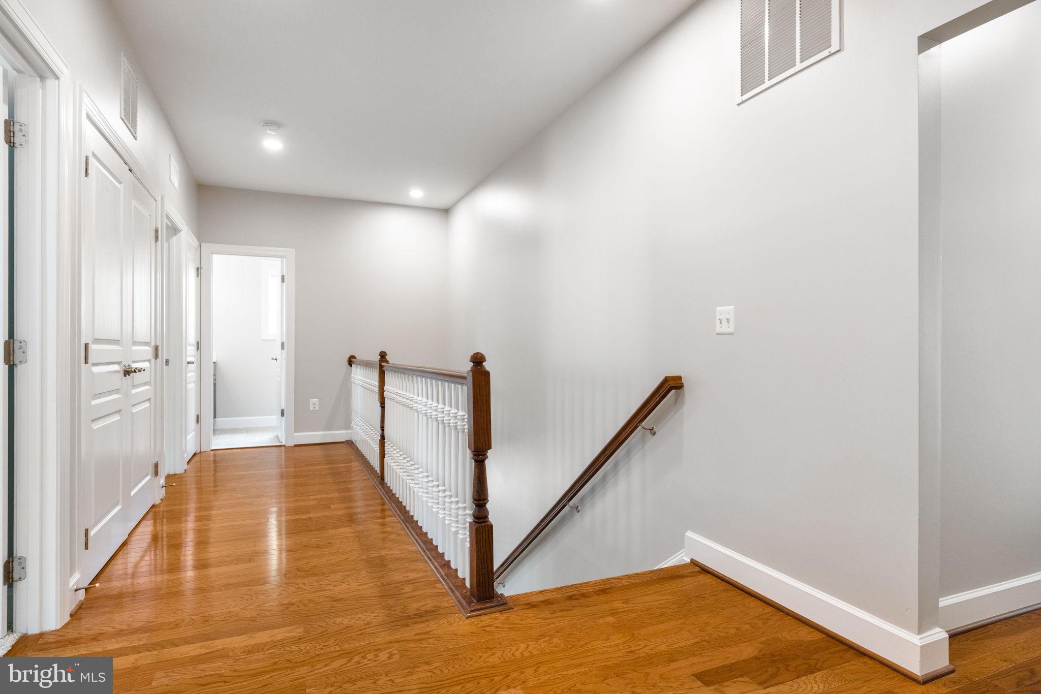 VIENNA WOODS - Residential