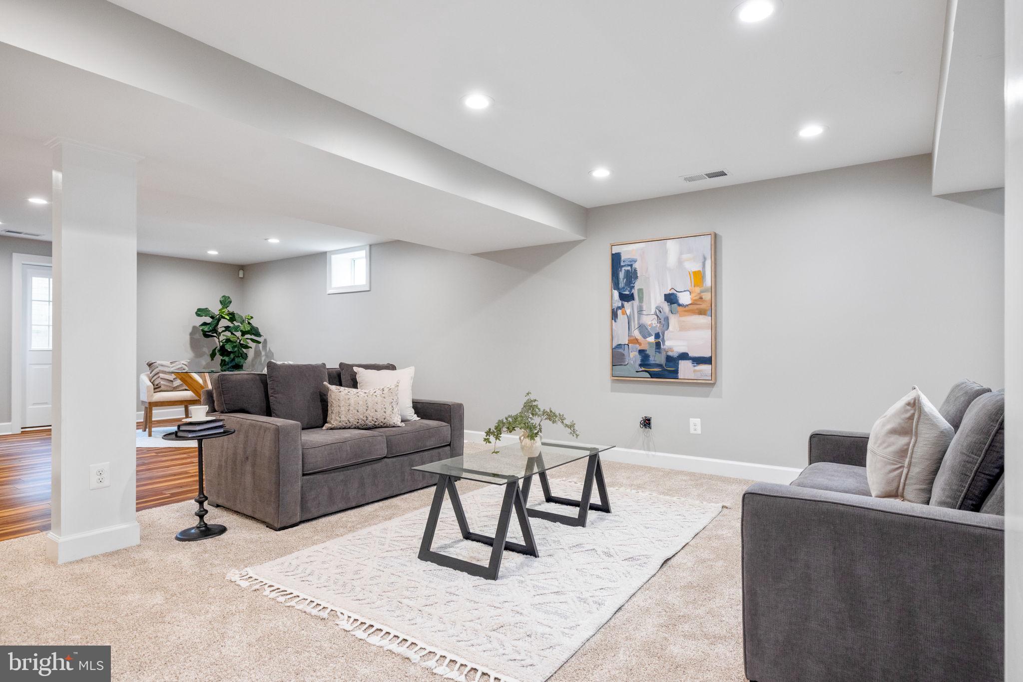 VIENNA WOODS - Residential