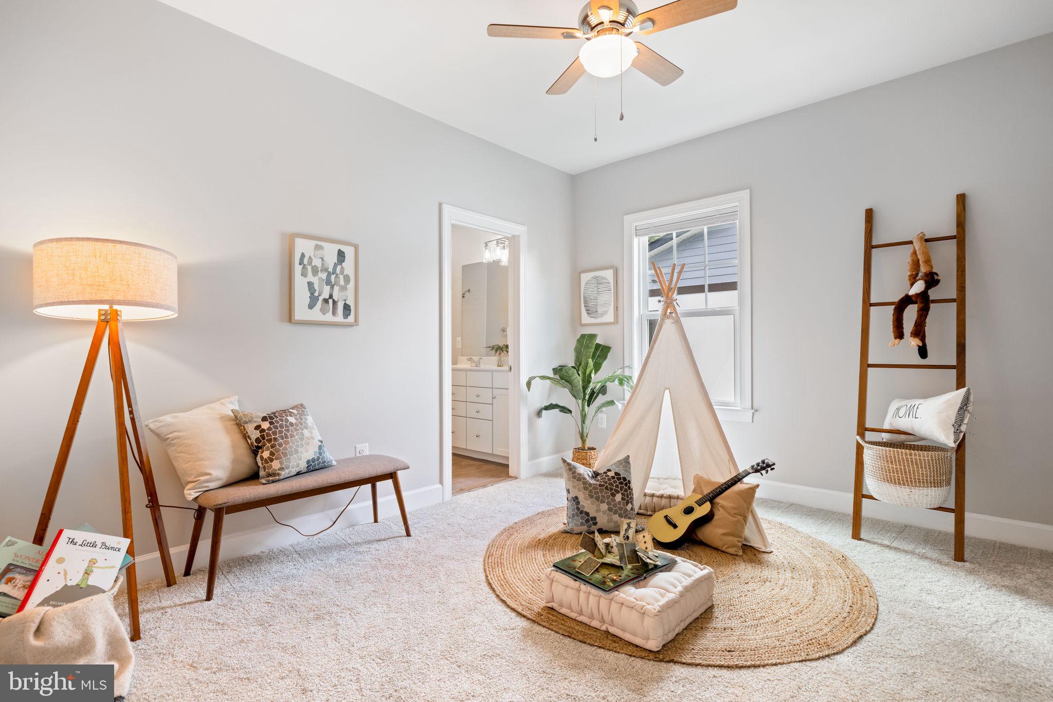 VIENNA WOODS - Residential