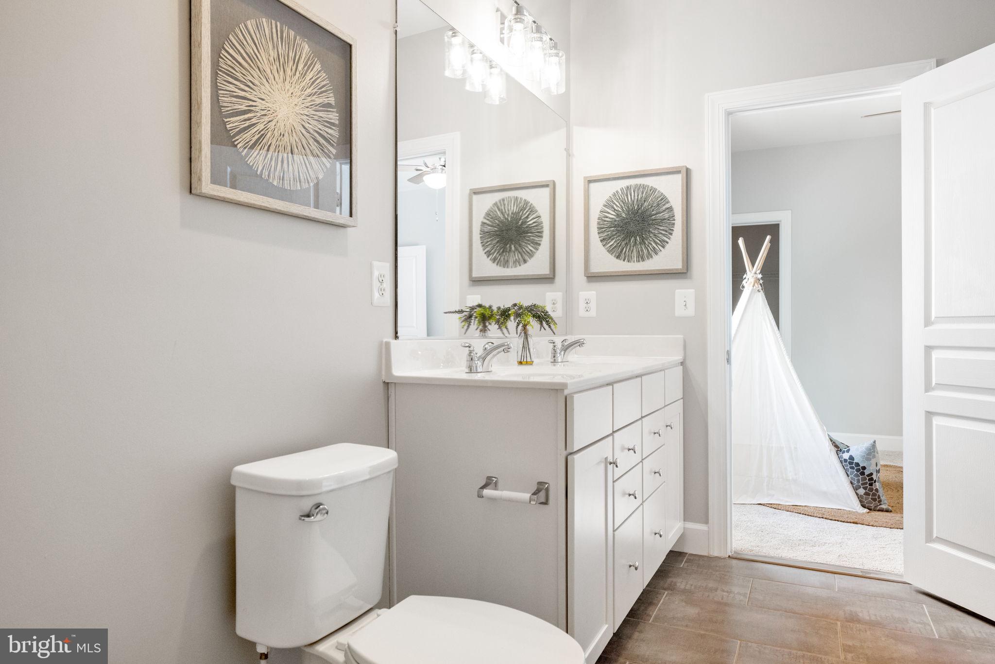 VIENNA WOODS - Residential