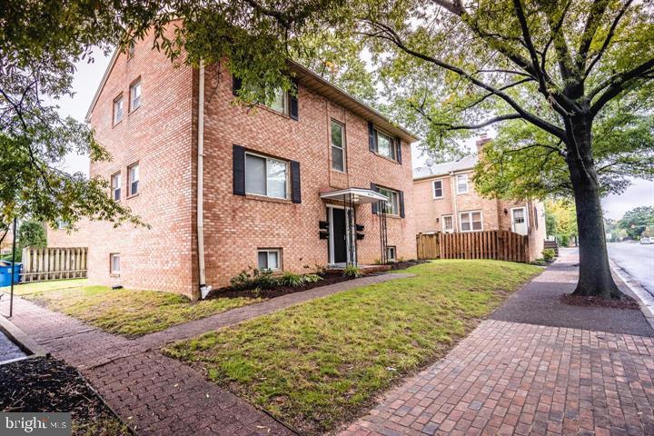 BALLSTON - Residential Lease