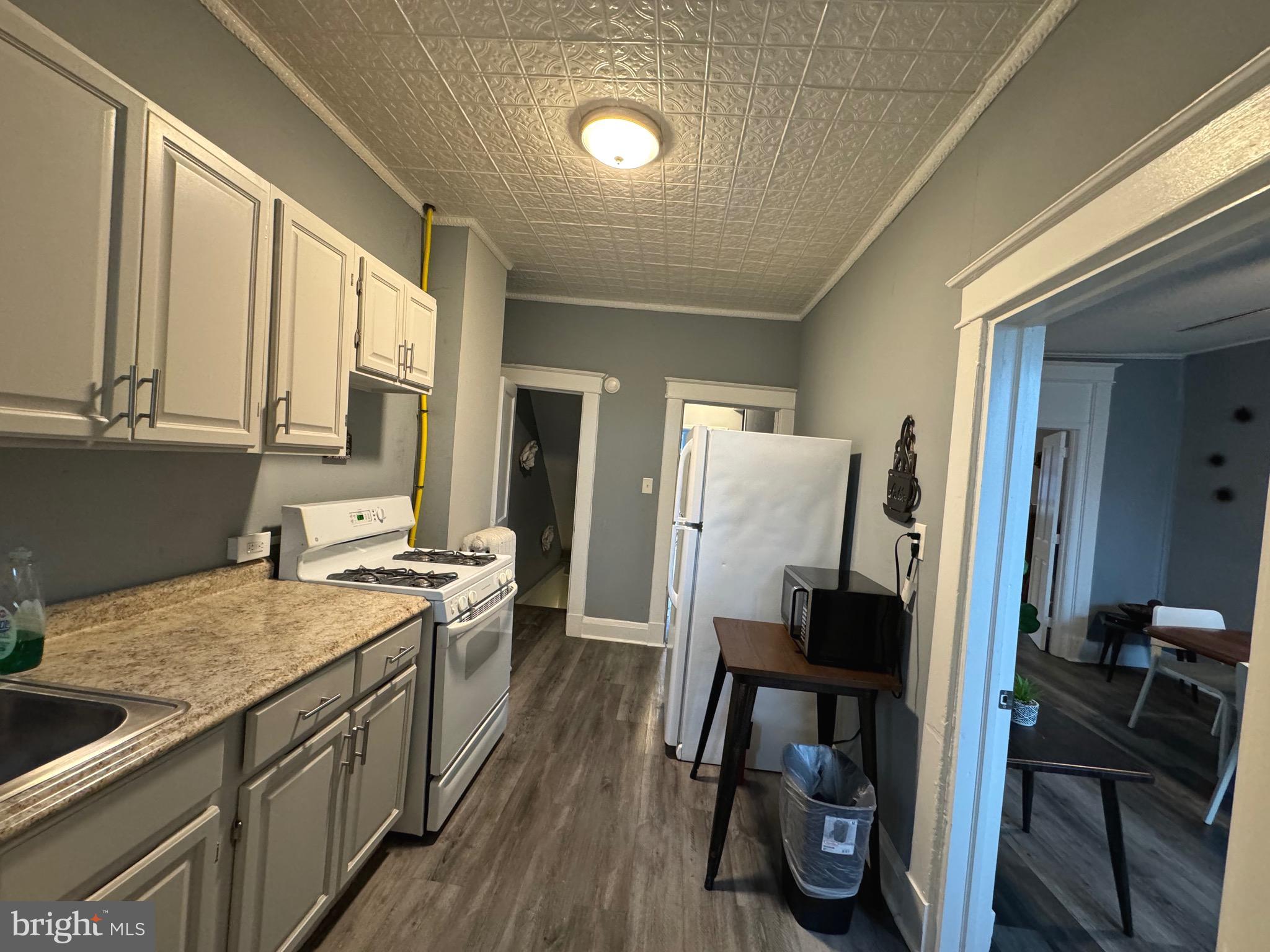 CALVERTON HEIGHTS - Residential Lease