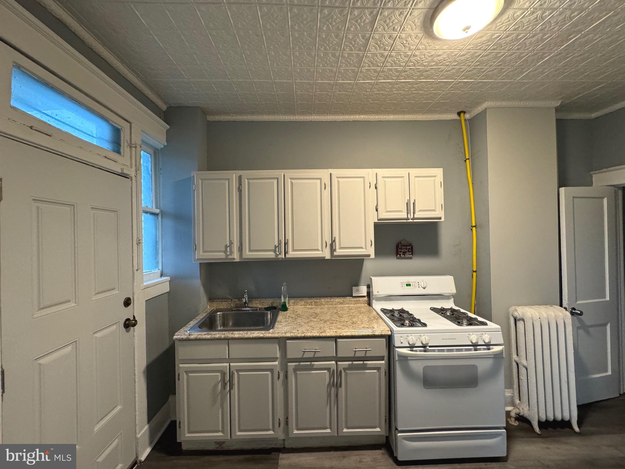 CALVERTON HEIGHTS - Residential Lease