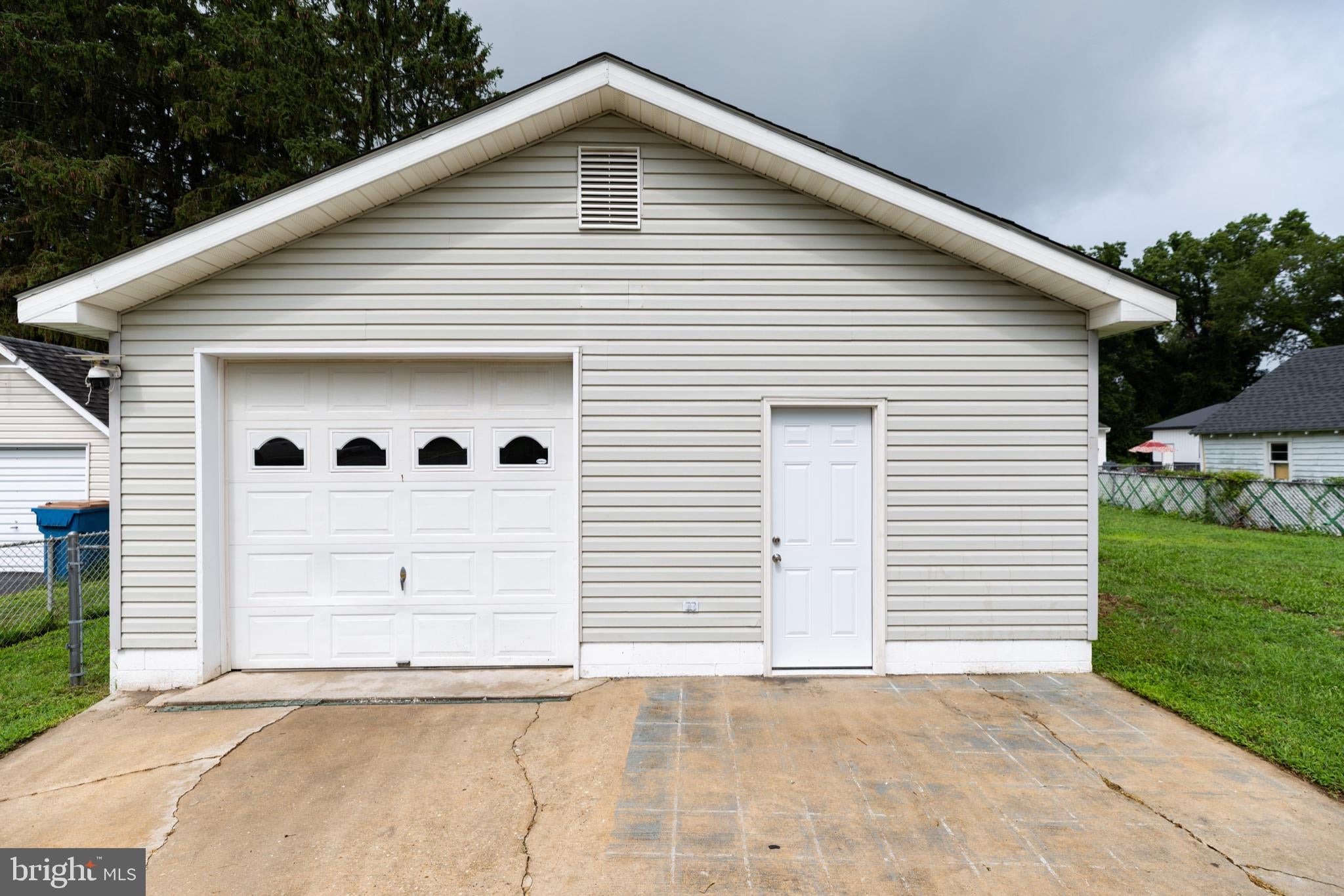 8 WESLEY STREET