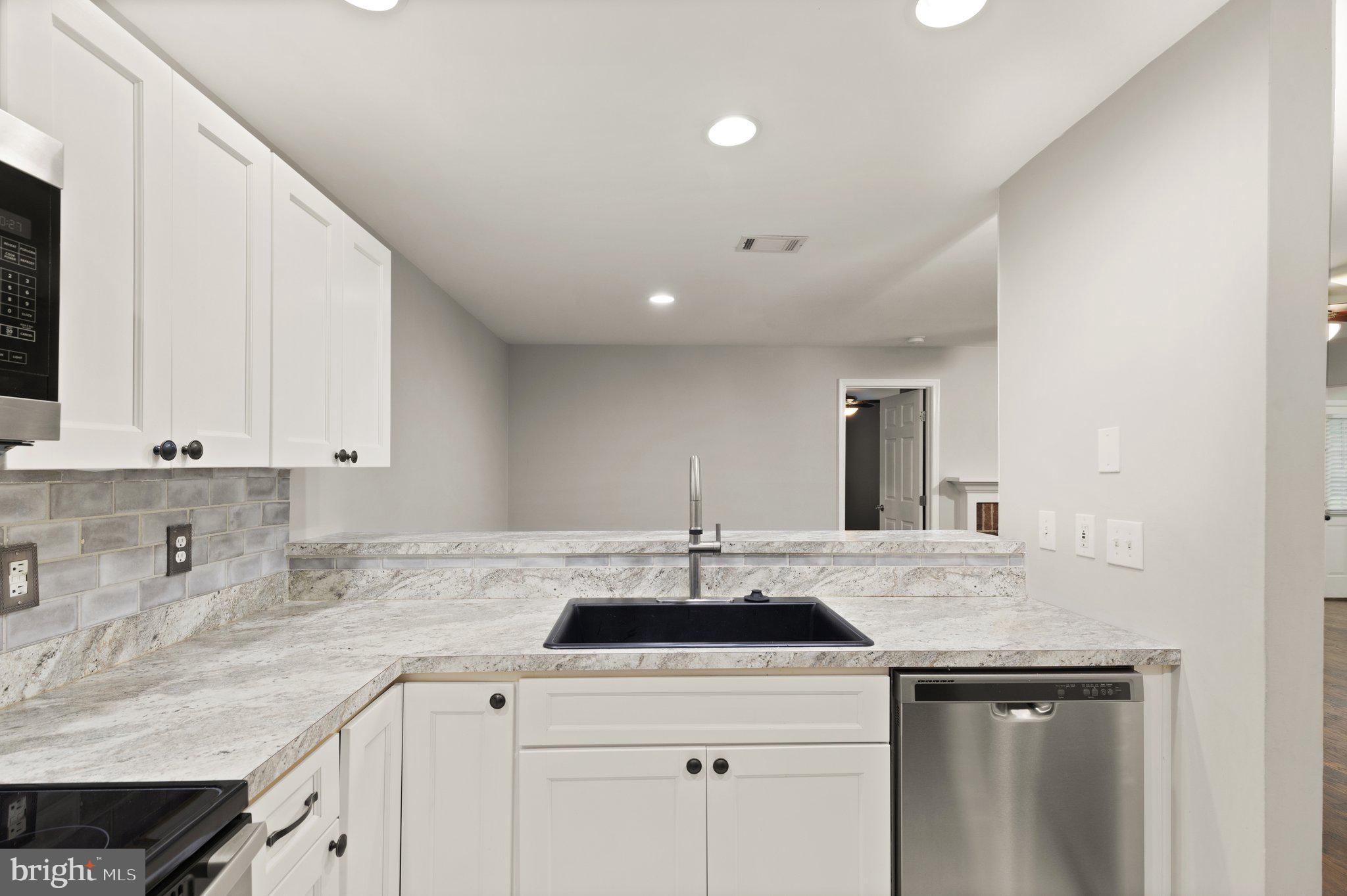 ENGLISH COUNTRY MANOR - Residential