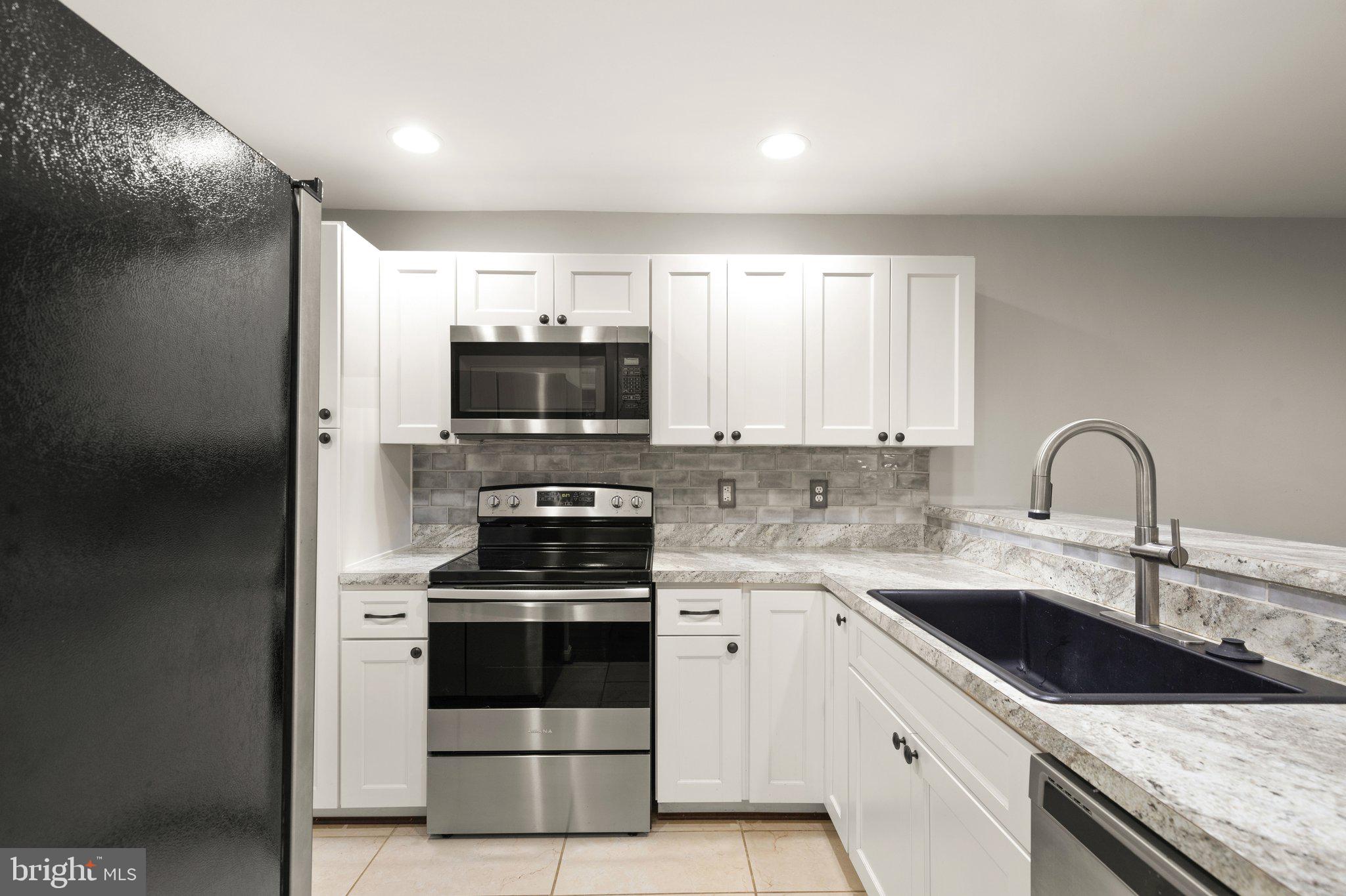 ENGLISH COUNTRY MANOR - Residential