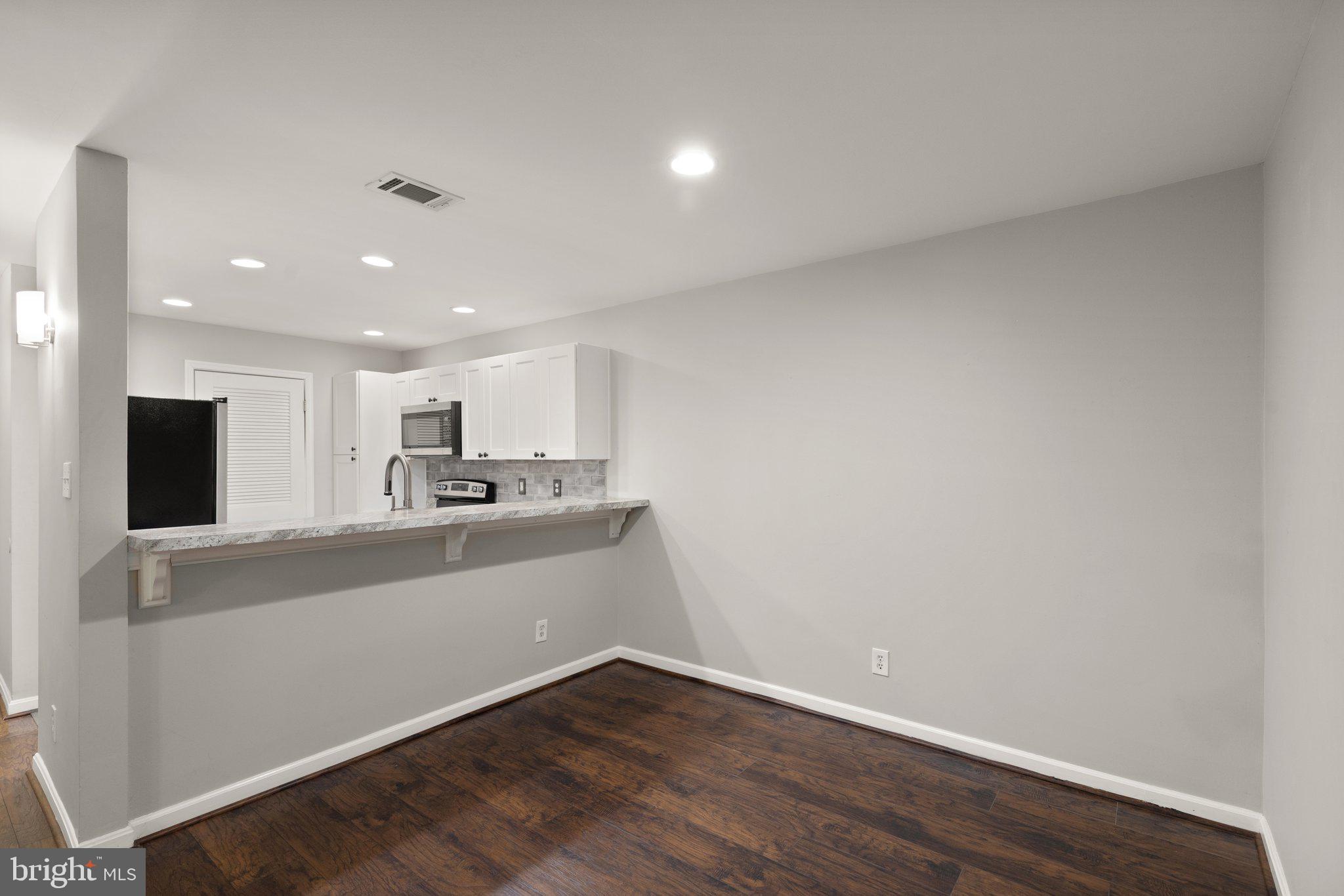 ENGLISH COUNTRY MANOR - Residential