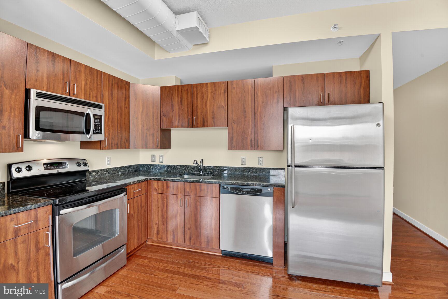 ONE NATIONAL HARBOR CONDOMINIUM - Residential