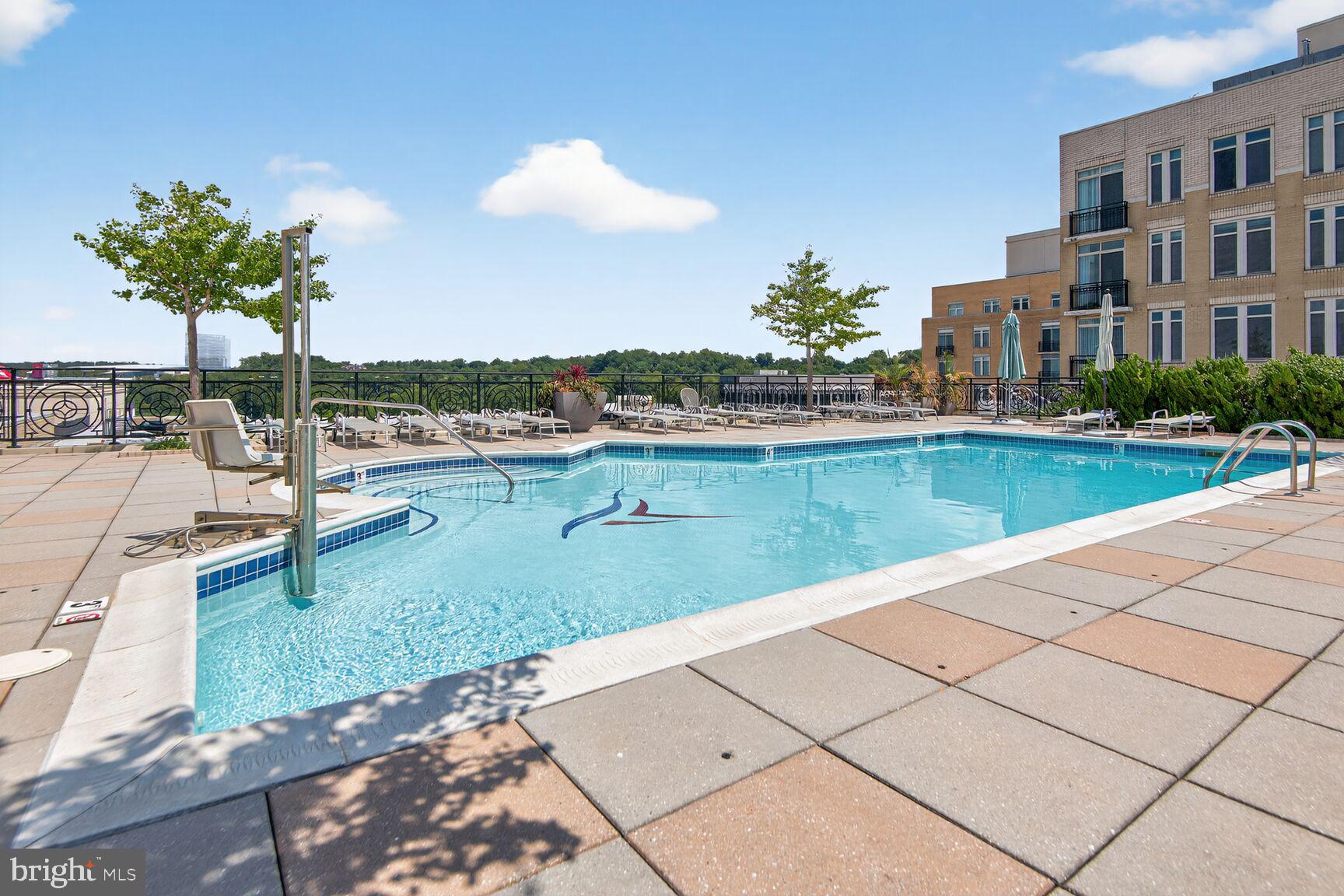 ONE NATIONAL HARBOR CONDOMINIUM - Residential