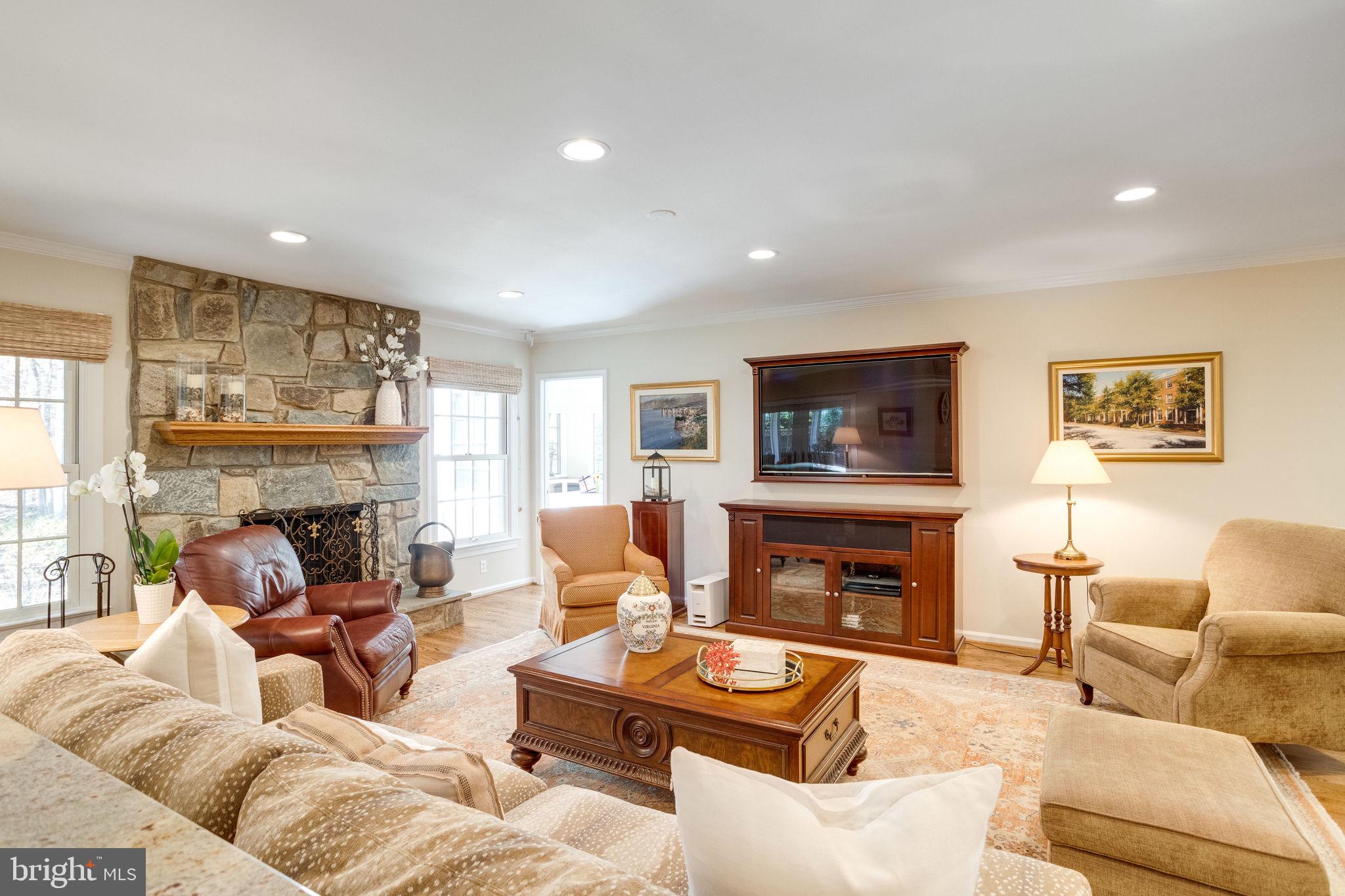 LANGLEY OAKS - Residential