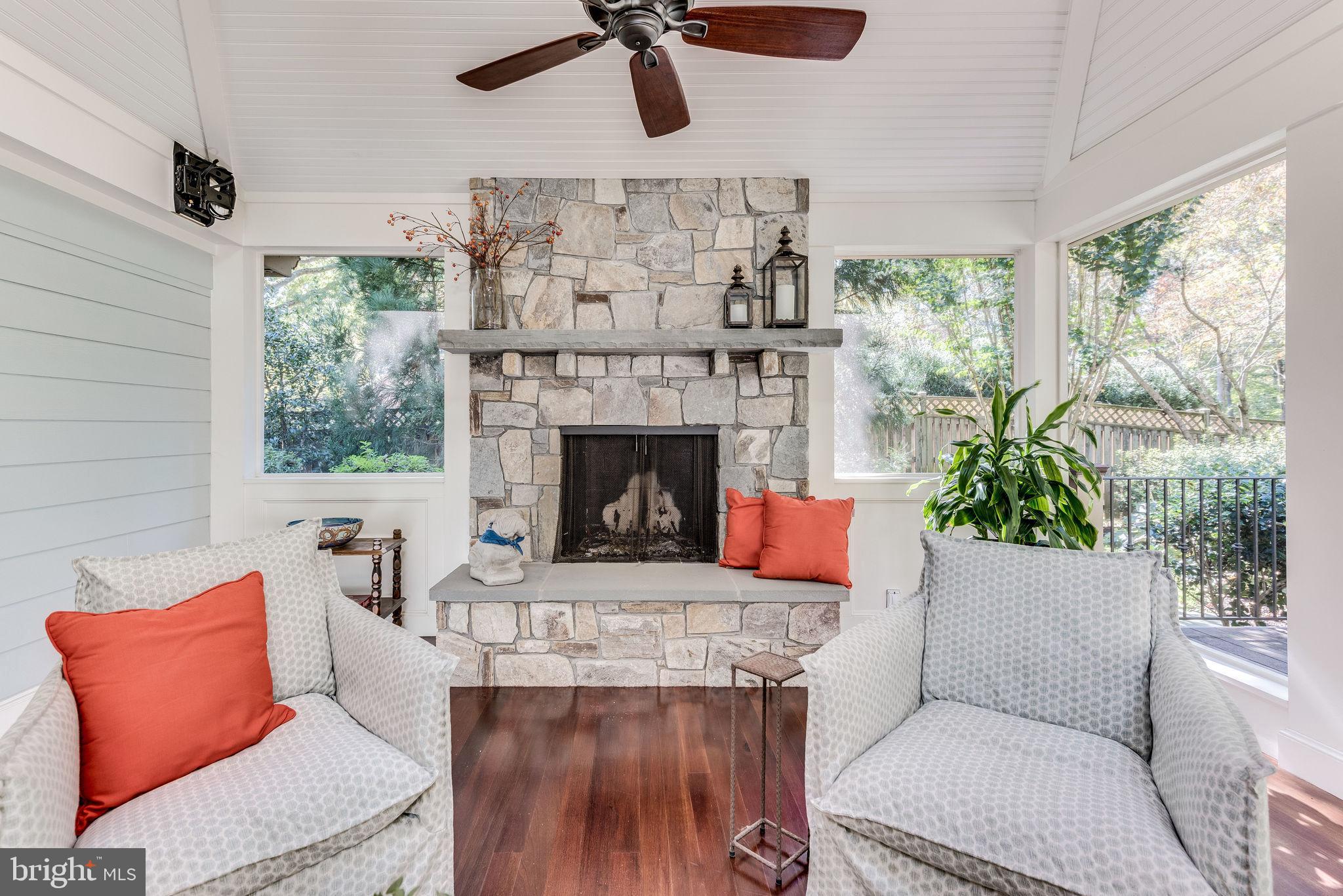 LANGLEY OAKS - Residential