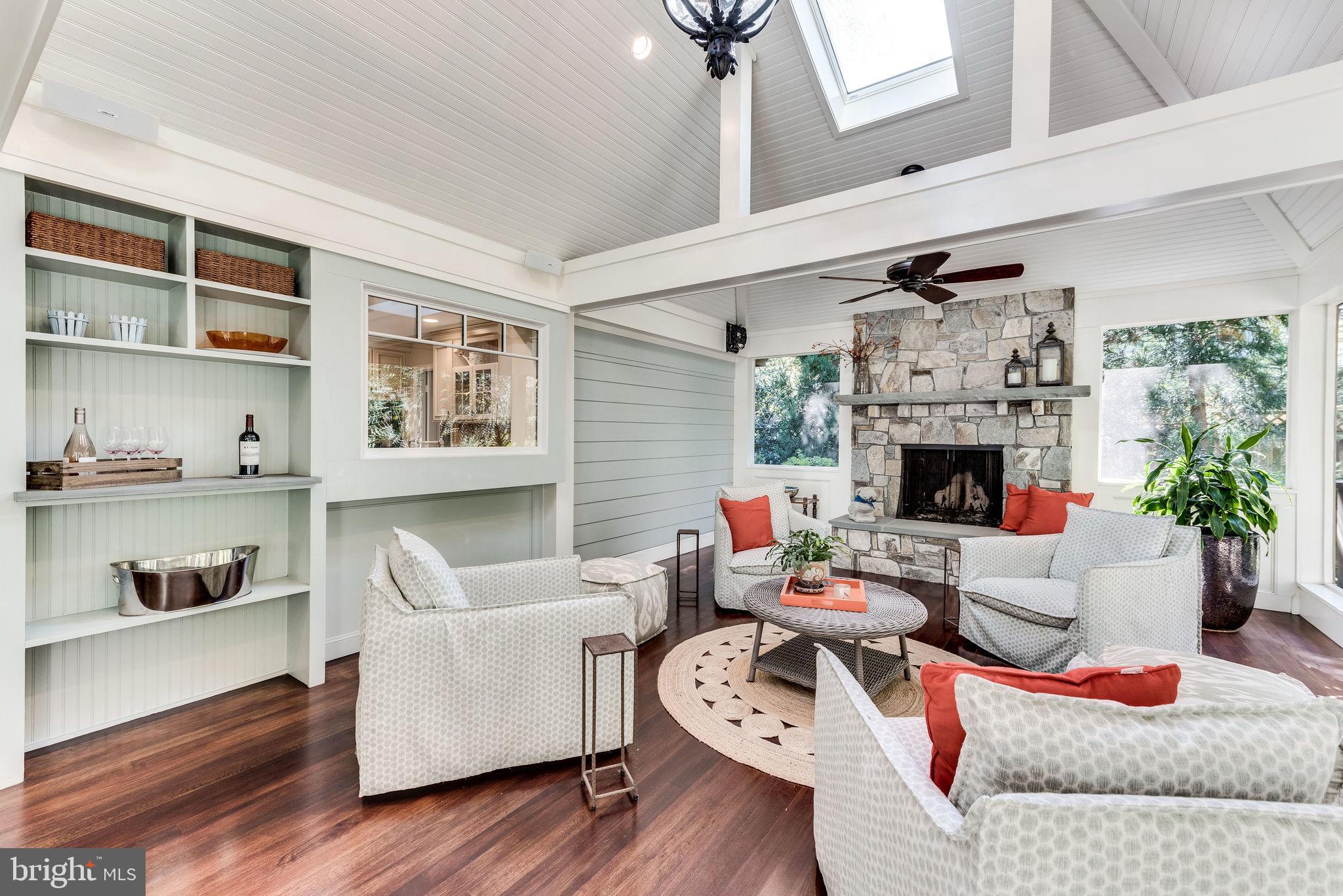 LANGLEY OAKS - Residential