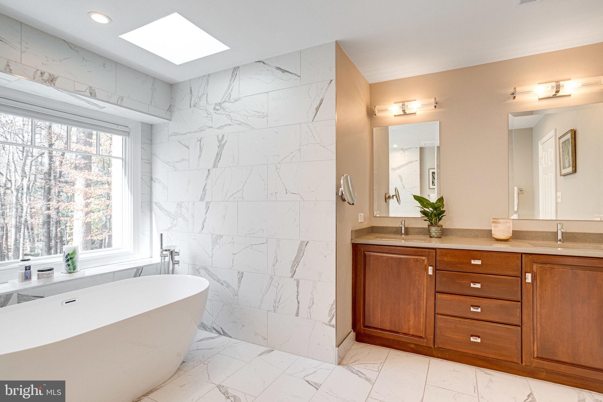 LANGLEY OAKS - Residential