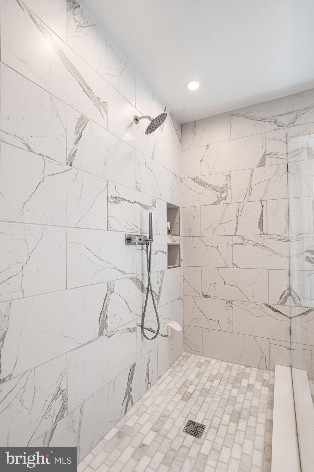 LANGLEY OAKS - Residential