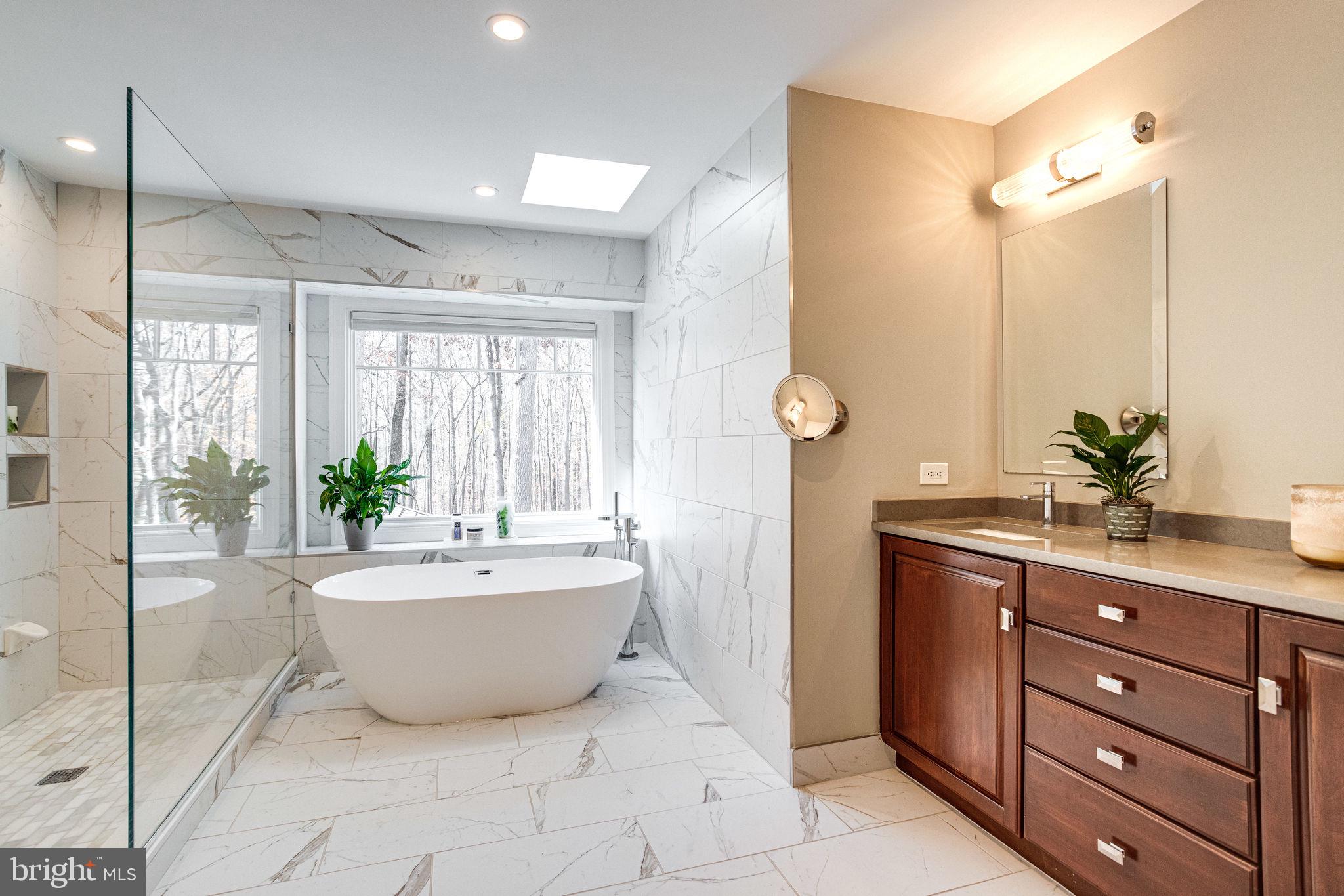 LANGLEY OAKS - Residential