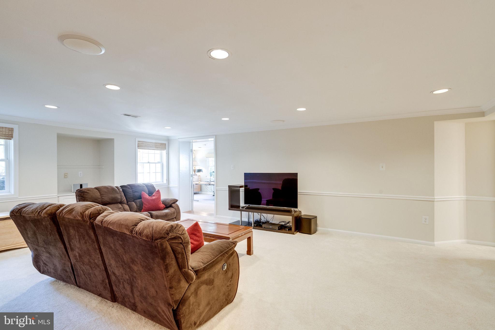 LANGLEY OAKS - Residential